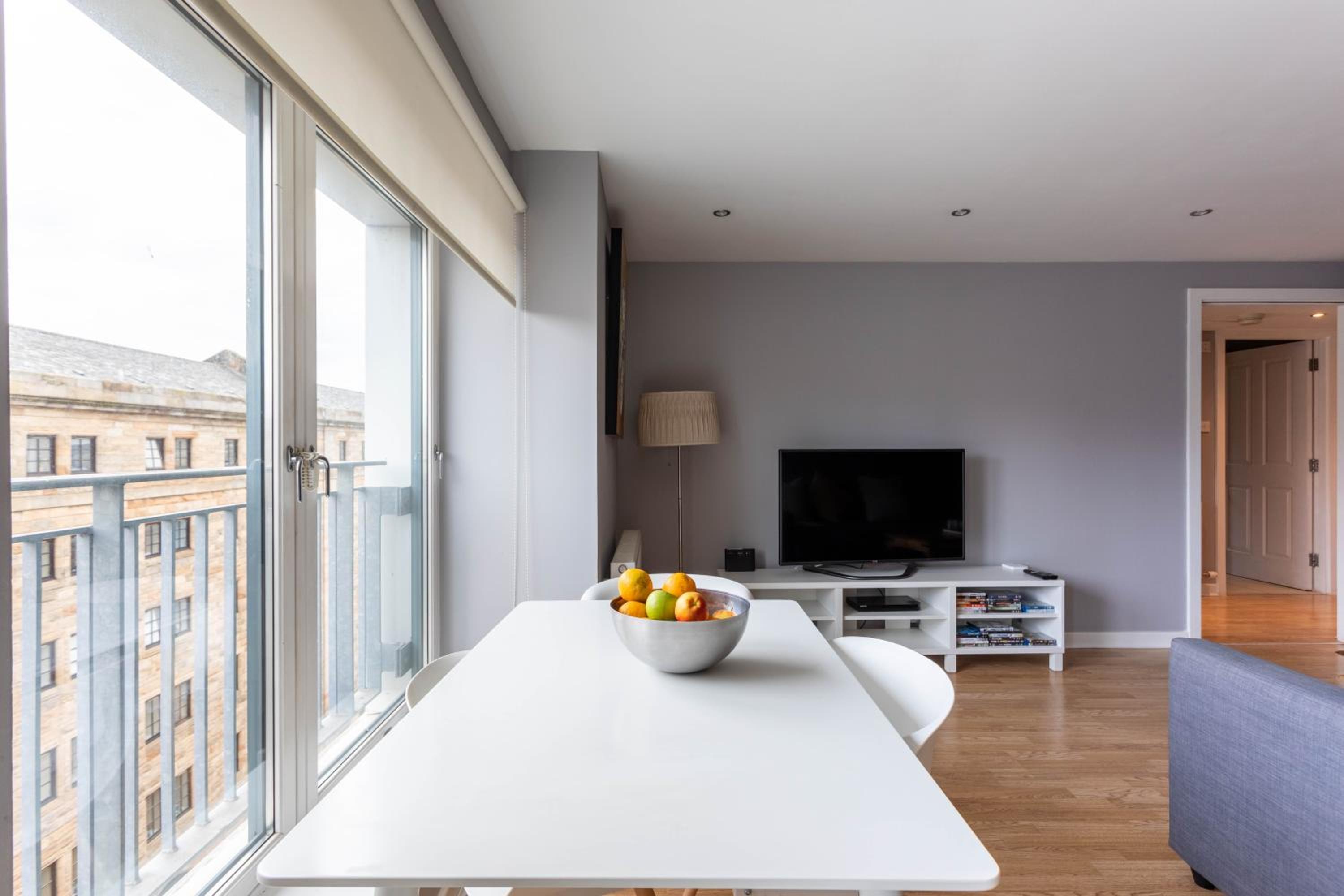 Merchant City Modern 1 Bed Executive Flat view 4