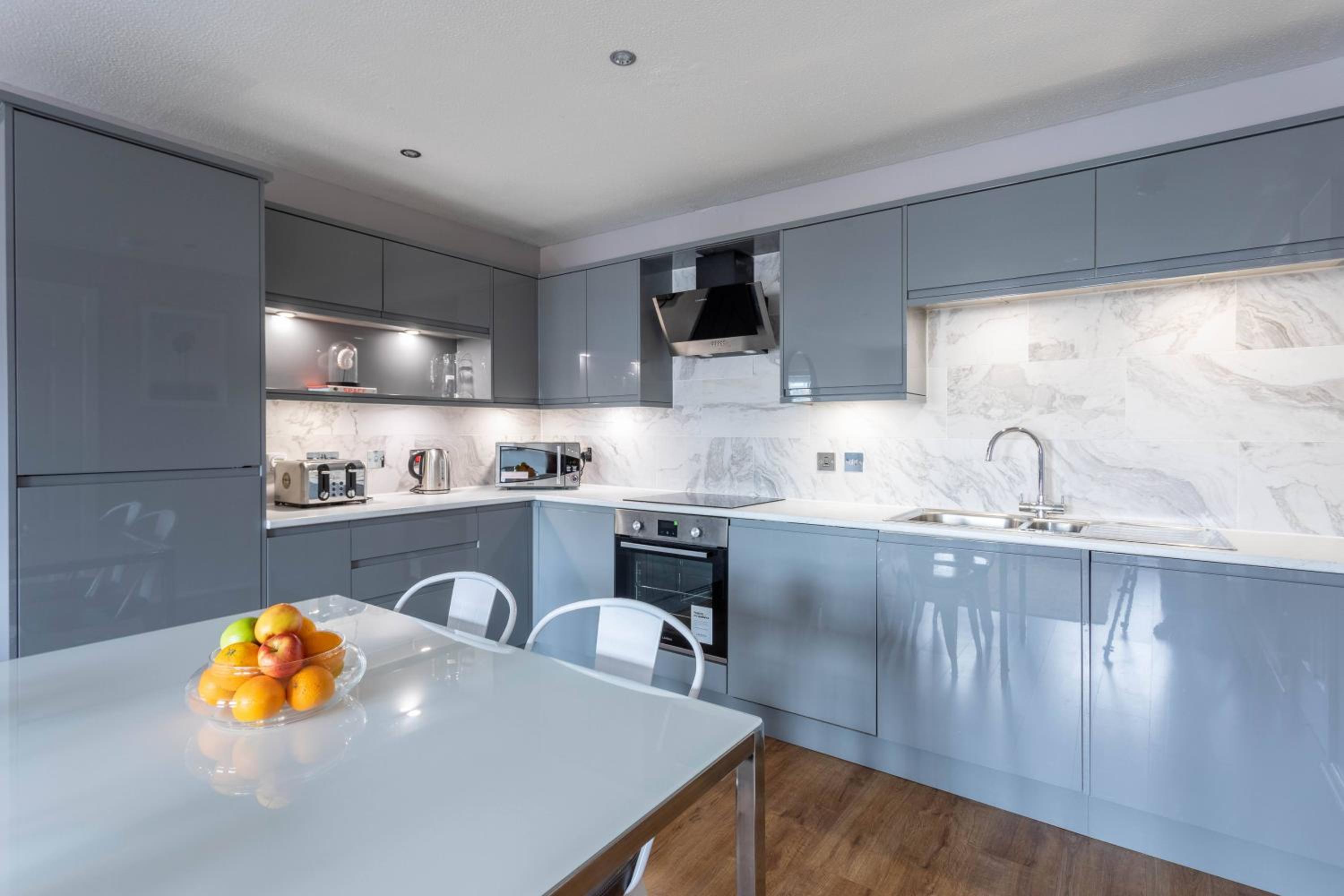 Stunning 2 Bed Merchant City Apartment with Residents Parking (Bell 2) view 5