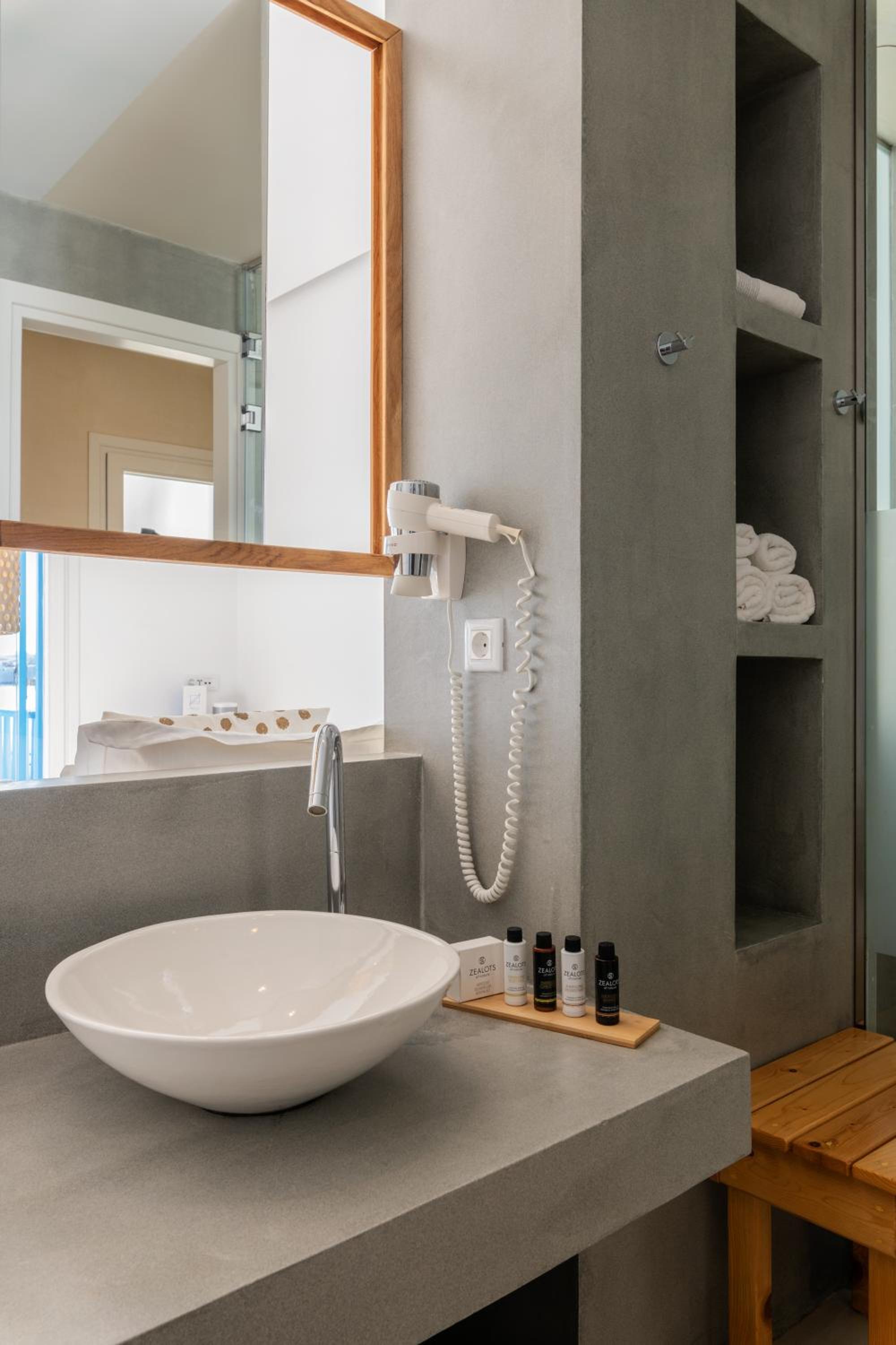 Bluetopia Suites