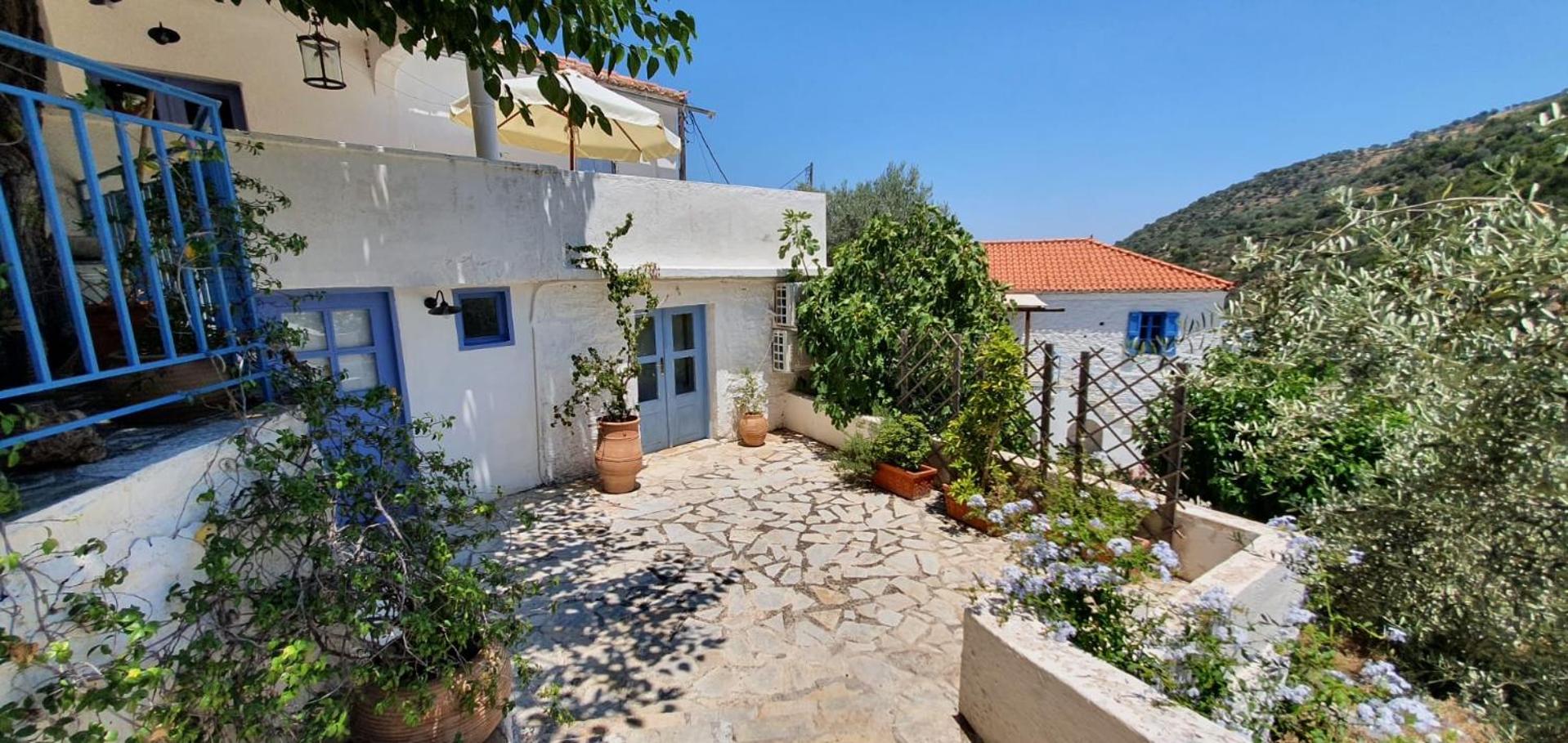 Maison charme avec piscine privée, près de la mer à Sappounakeika, Tyros view 3