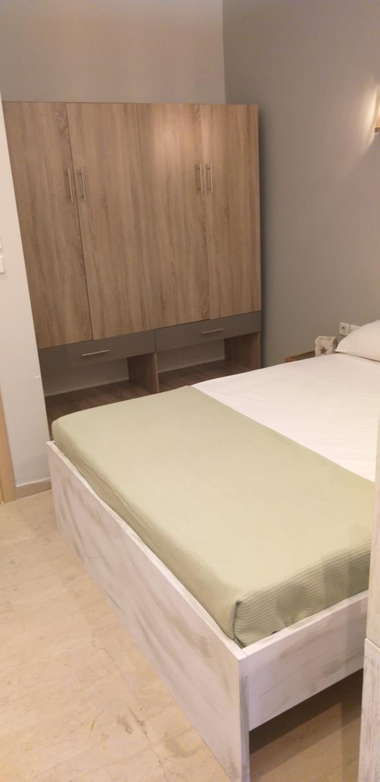 THE GEORGE APARTMENTS photo 2