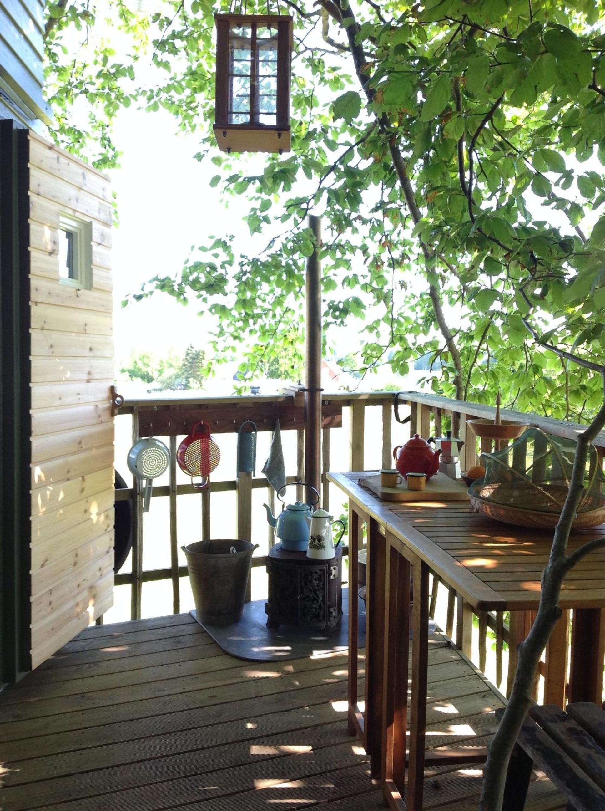 Treehouse escape