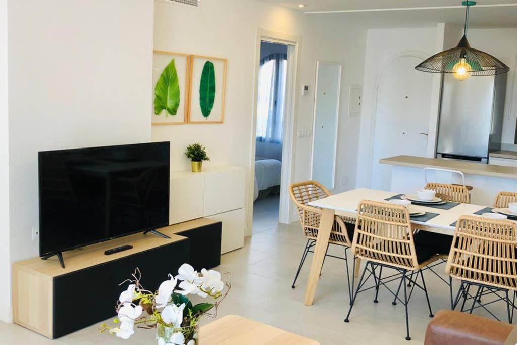 Luxury Modern Apartment by the Beach