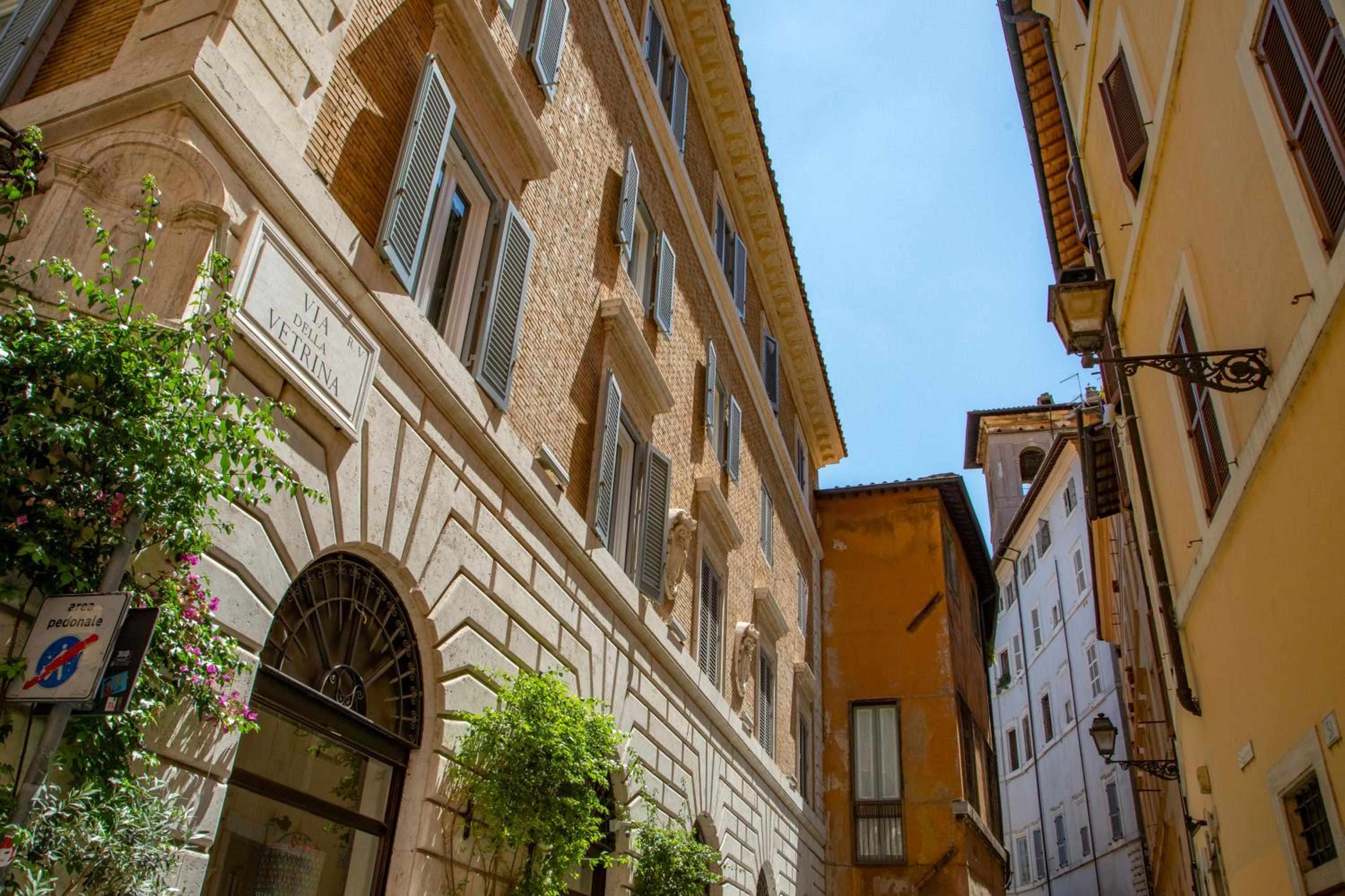 The Right Place 4U Navona Luxury Rooms