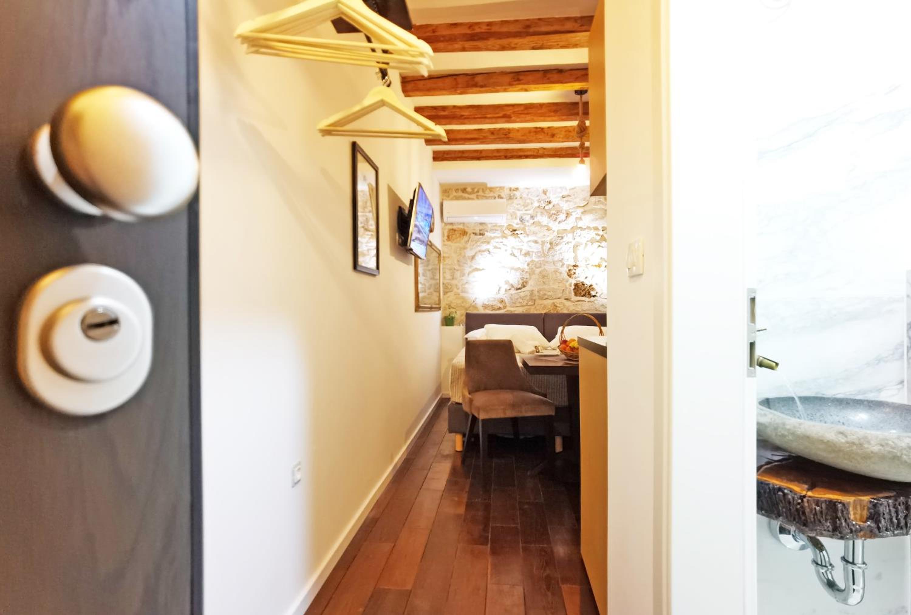 Pearl Stone Apartments photo 4