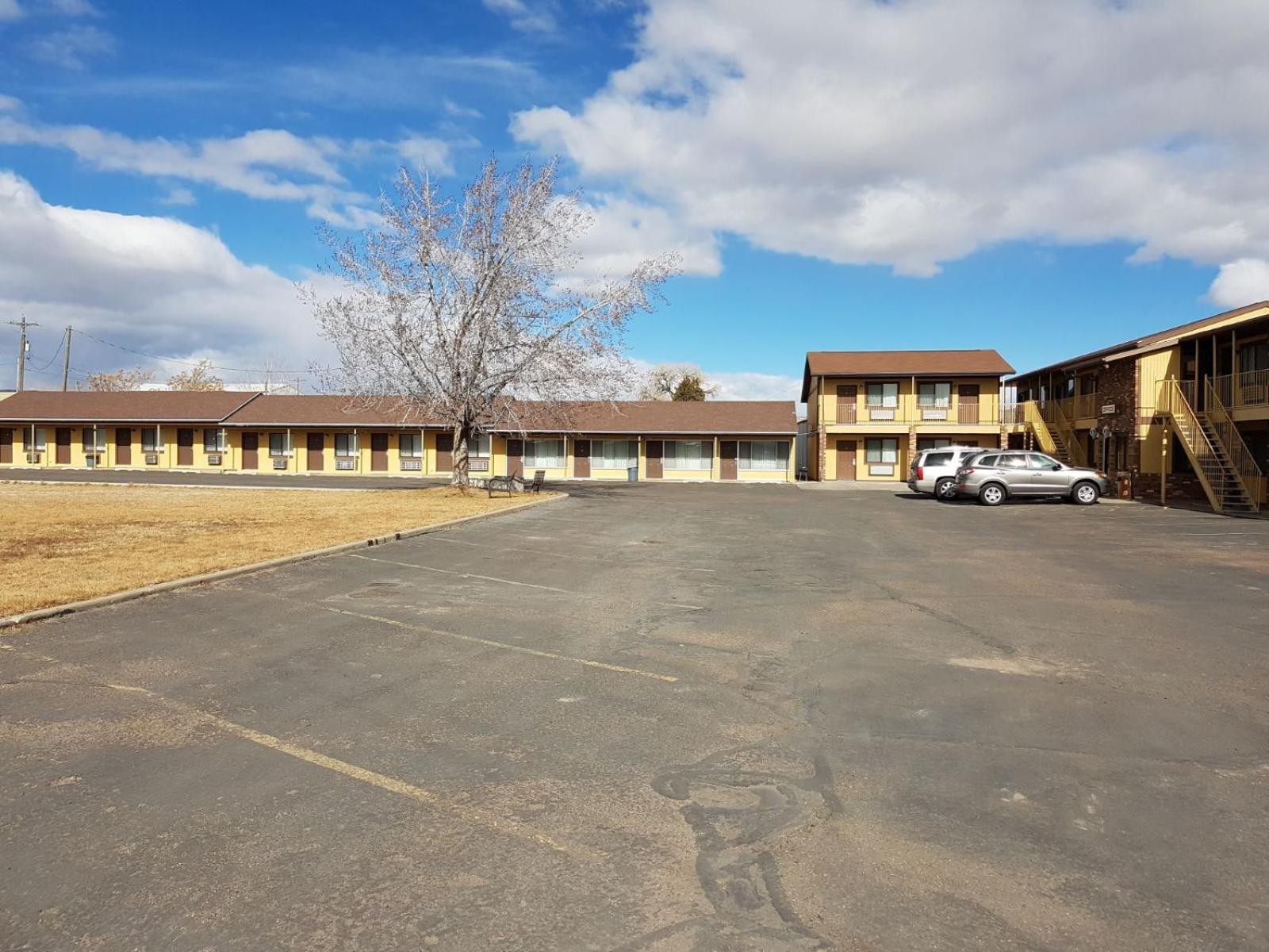 Vernal Vacations - Split Mountain Motel - Property Image 11