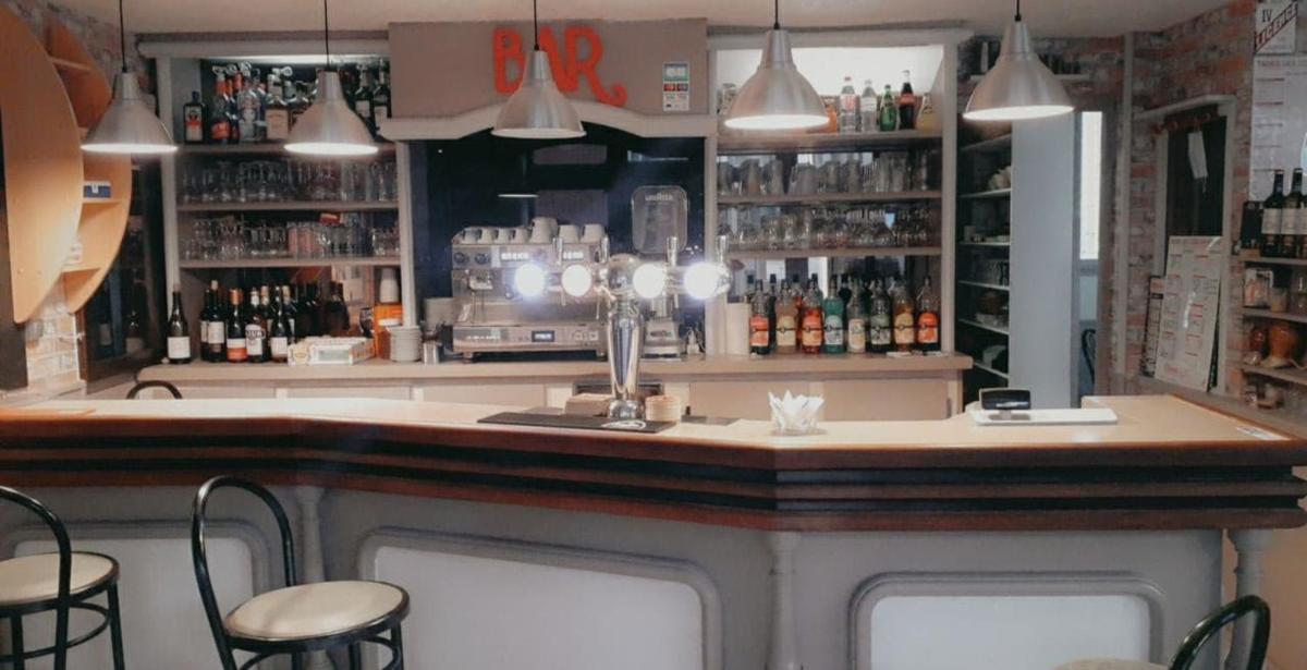 bar