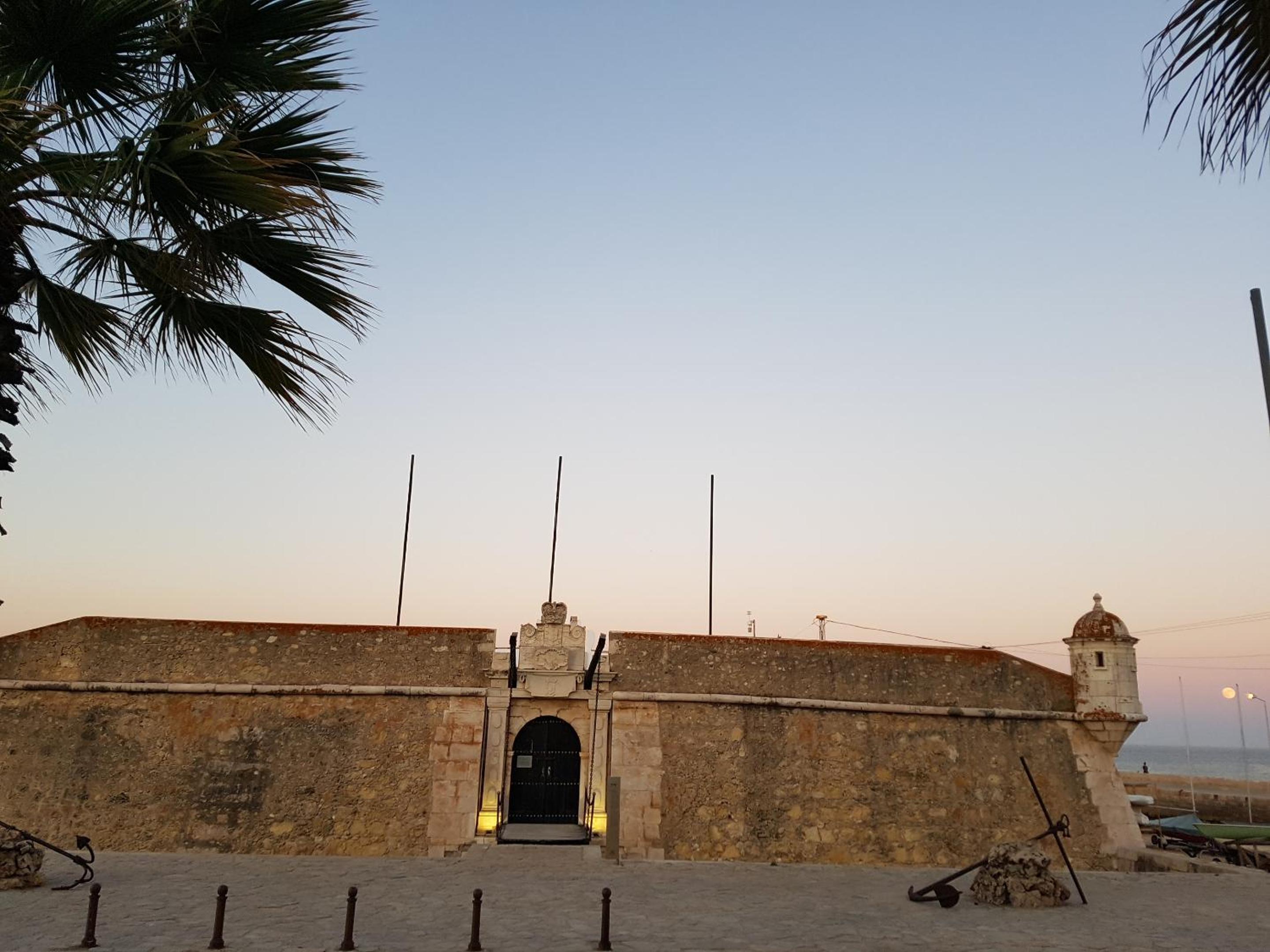 Hotel Lagos Bay & Sea View Apartment - Image 1