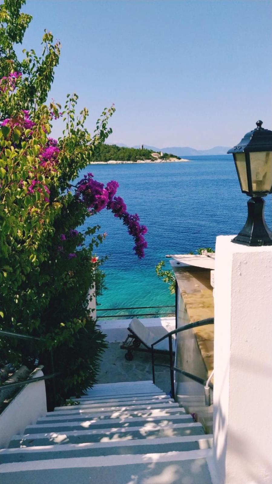 Efi's Cottage by the sea view 3