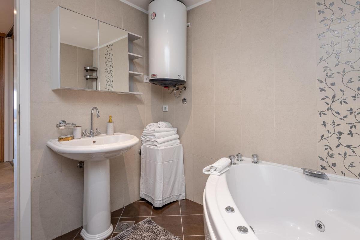 Insula Luxury Apartment
