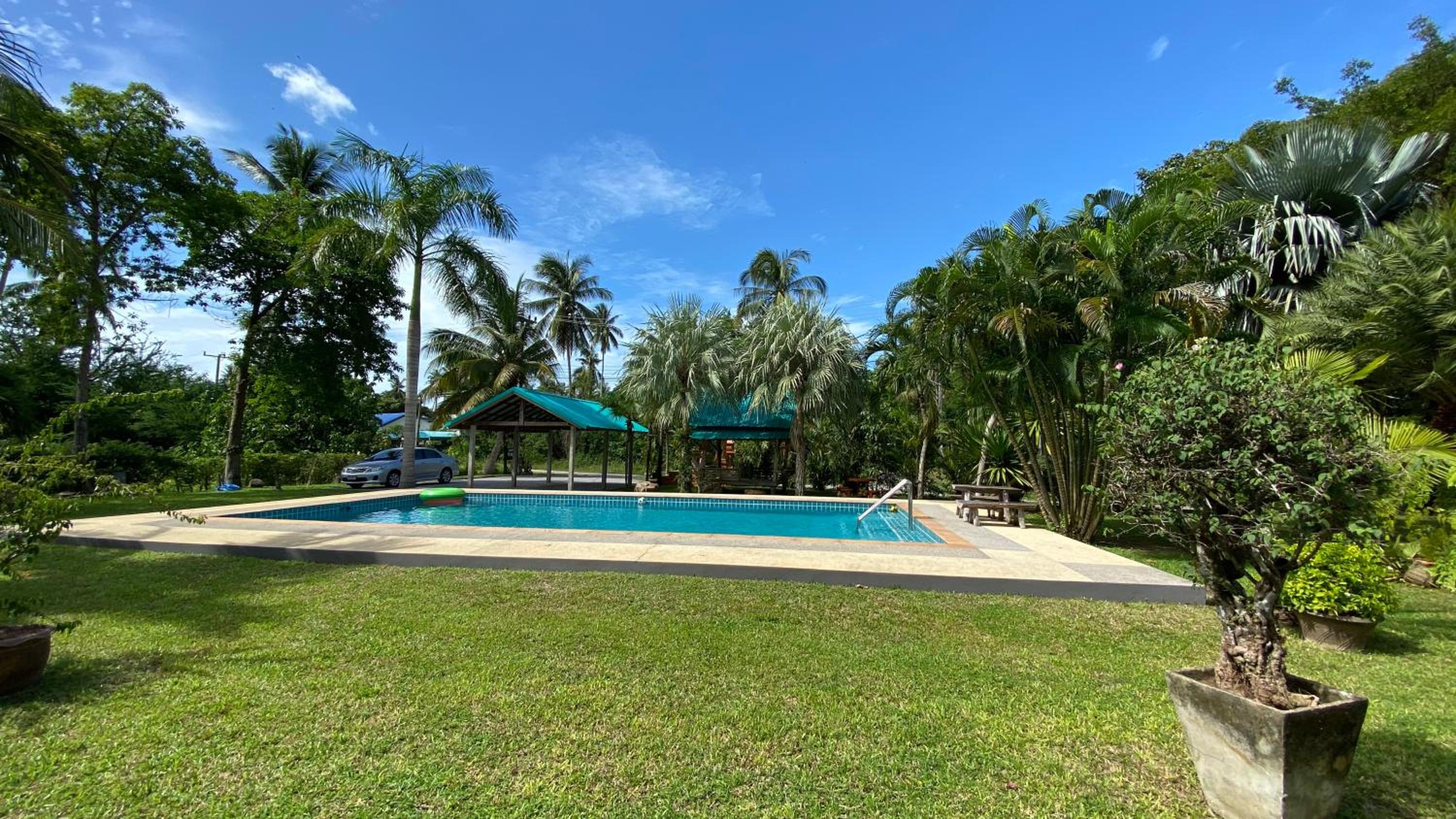Palm Gardens Resort, Bang Saphan