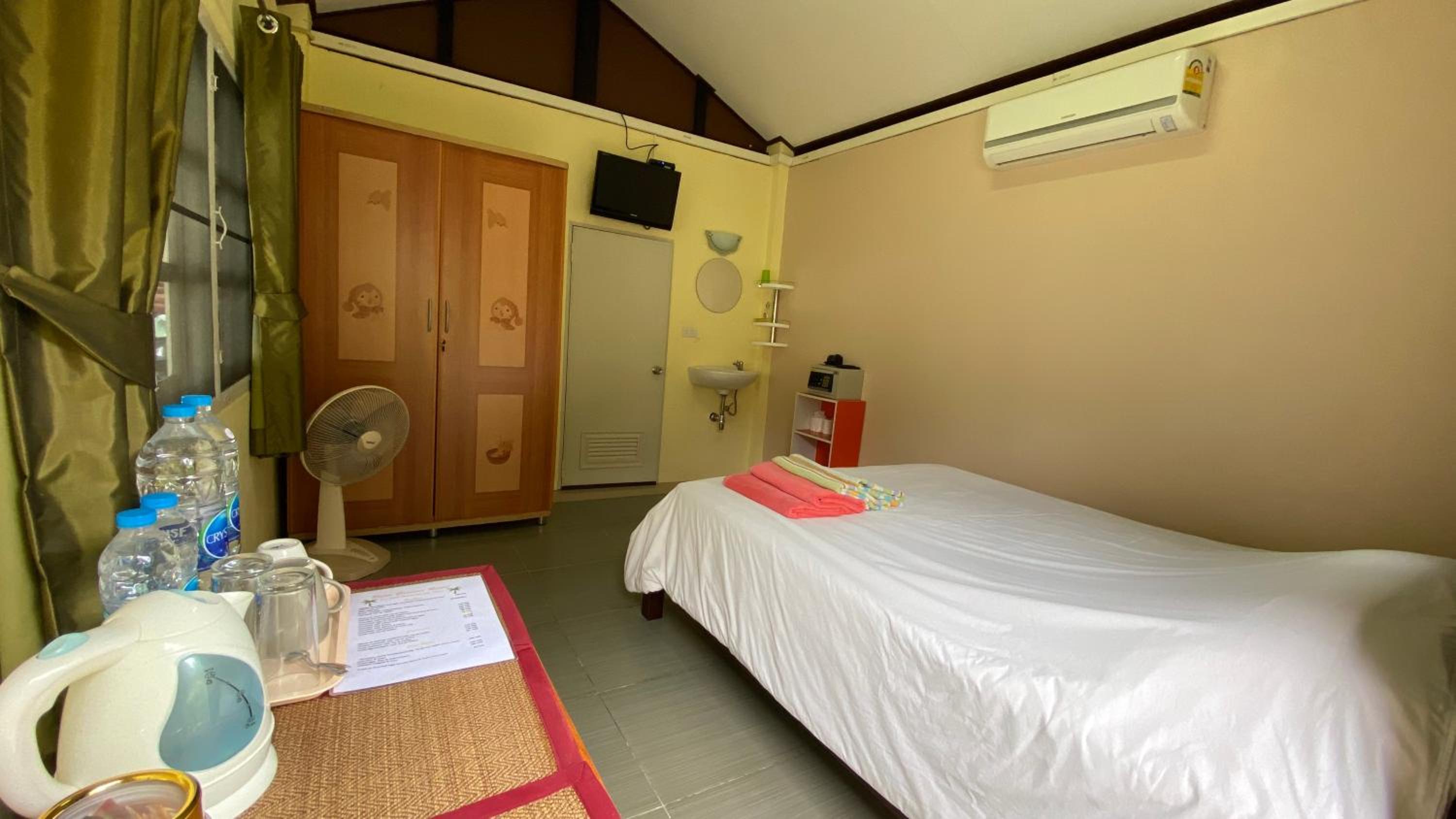 Palm Gardens Resort, Bang Saphan