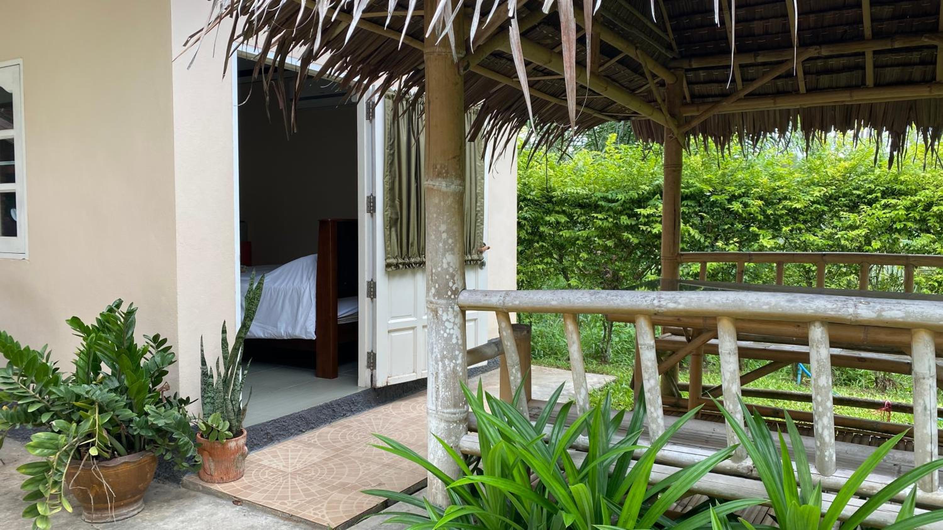 Palm Gardens Resort, Bang Saphan