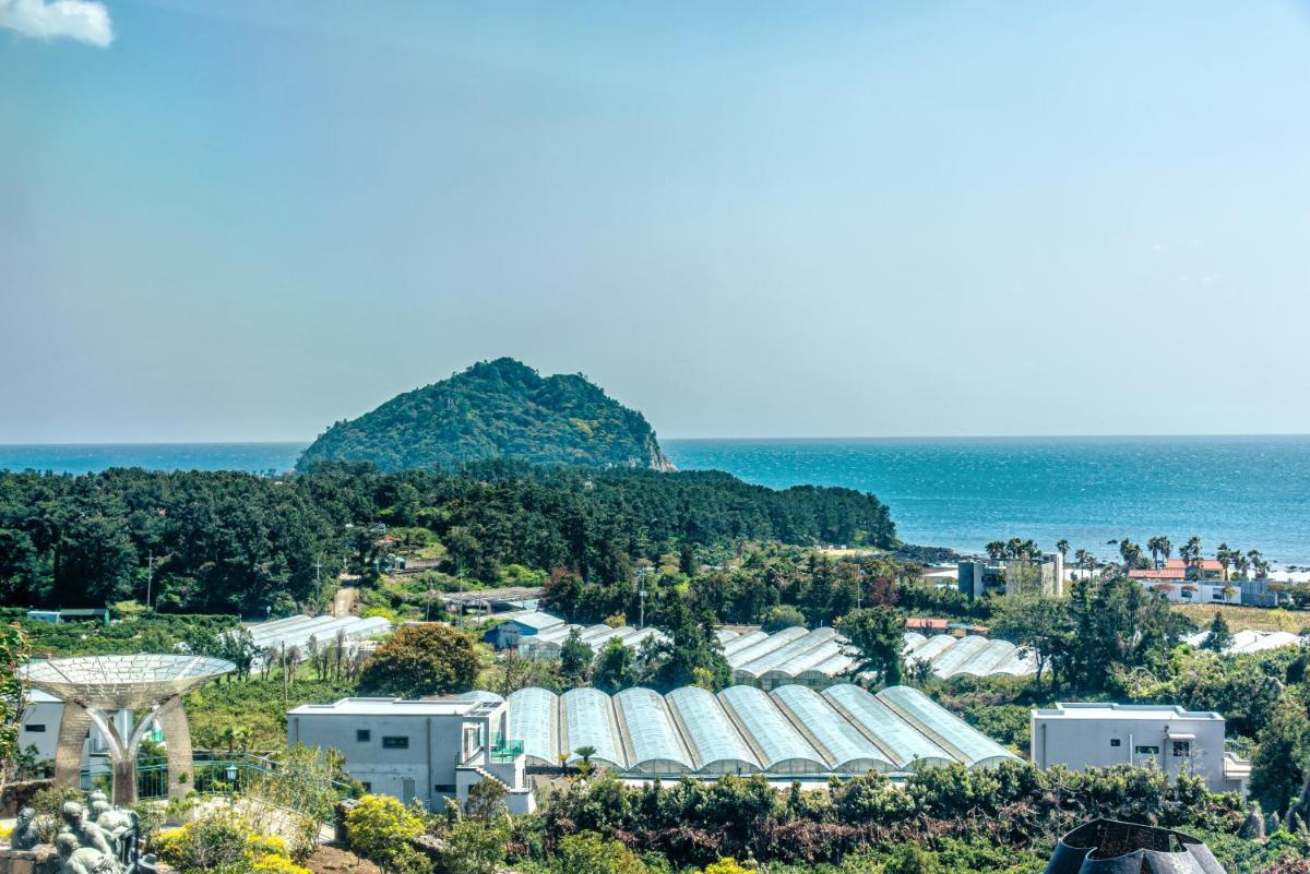 Jeju Bom stay & Art Gallery