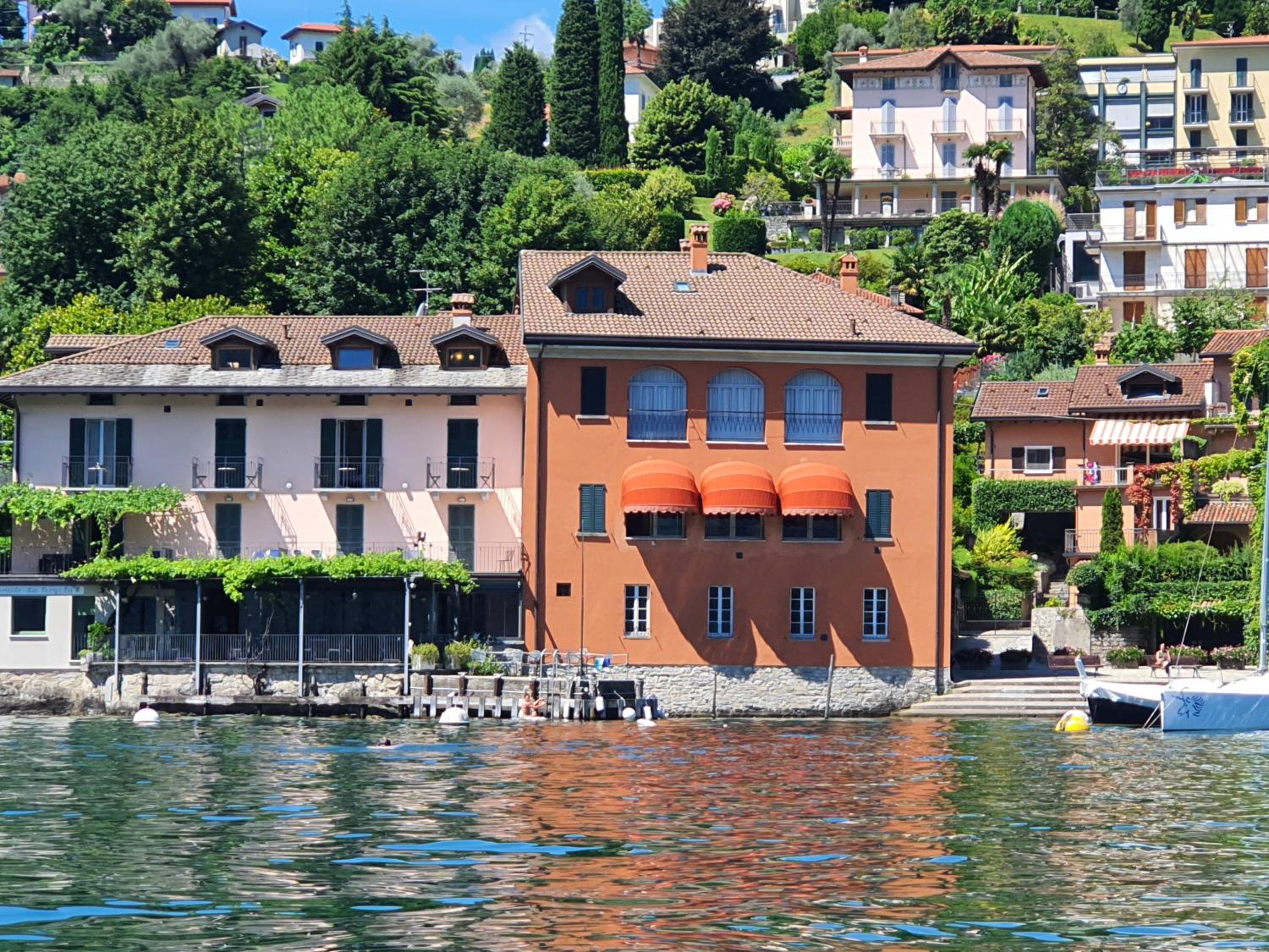 BELLAGIO LAKESIDE APARTMENT view 2