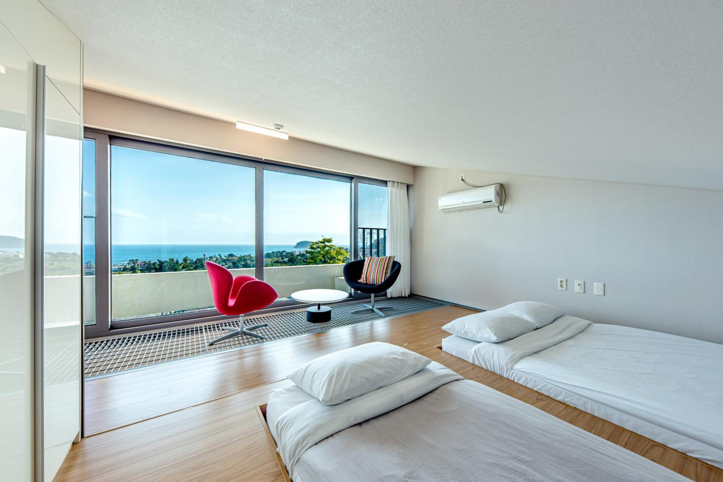 Jeju Bom stay & Art Gallery