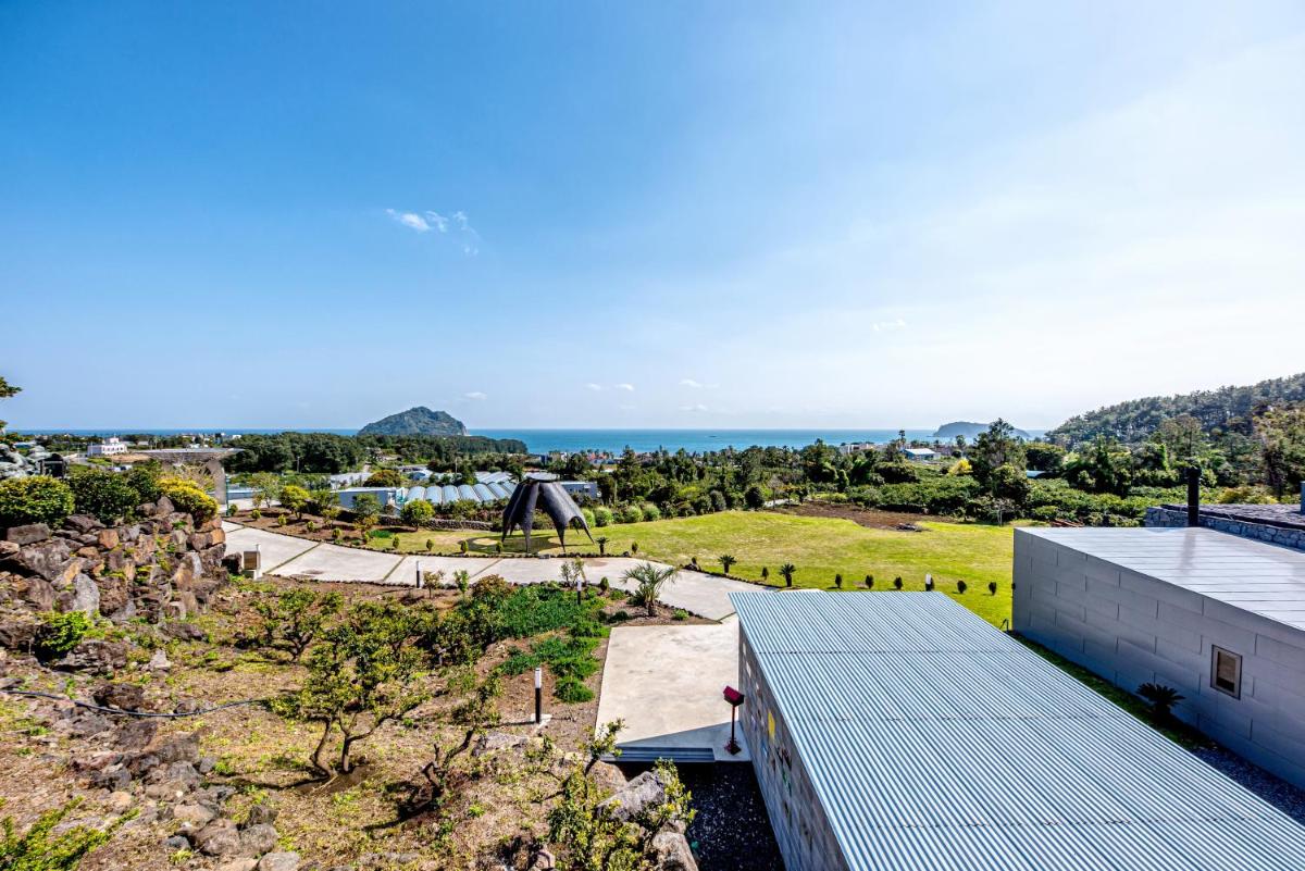 Jeju Bom stay & Art Gallery