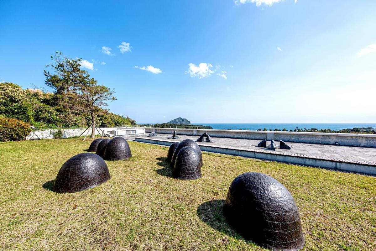 Jeju Bom stay & Art Gallery