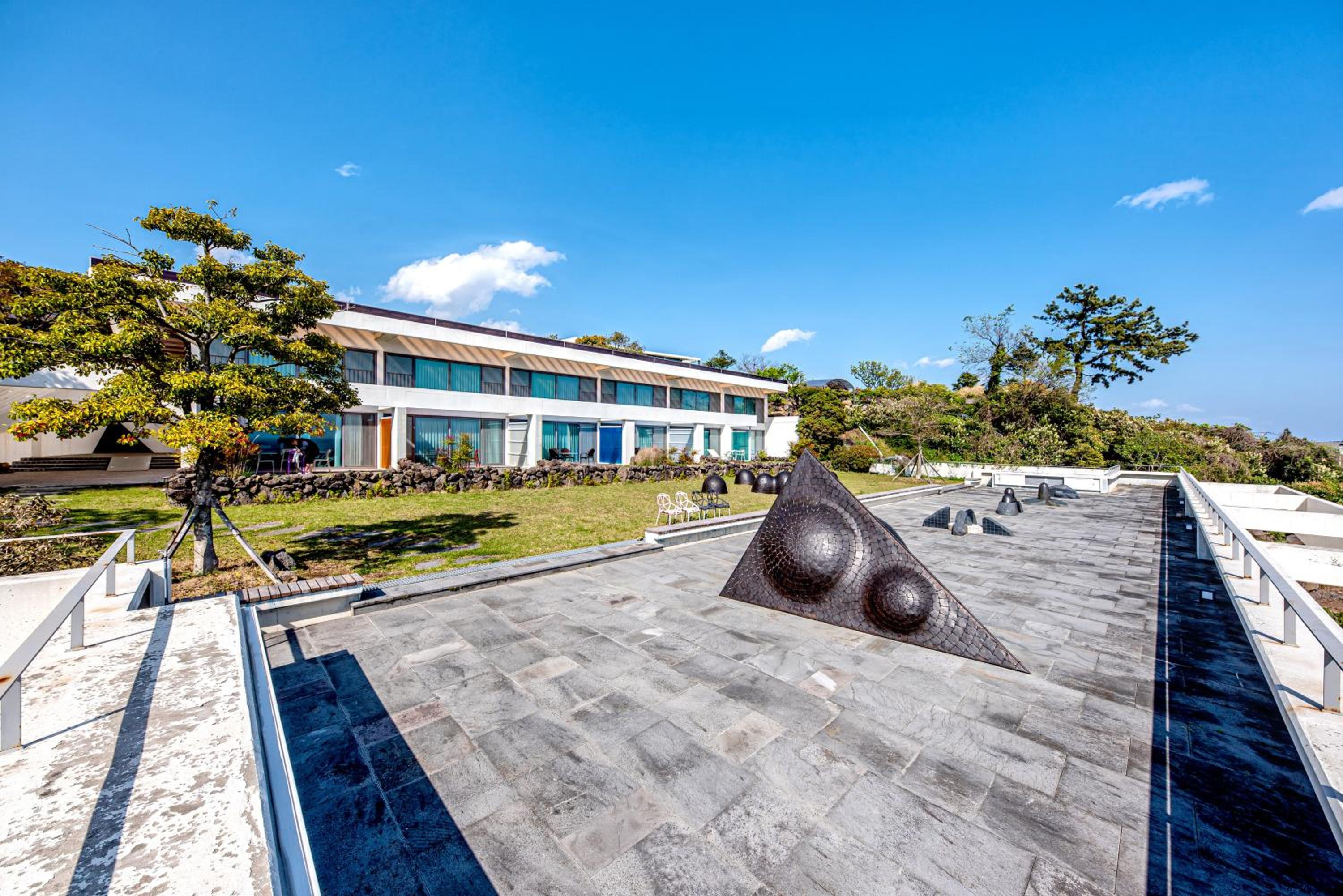 Jeju Bom stay & Art Gallery