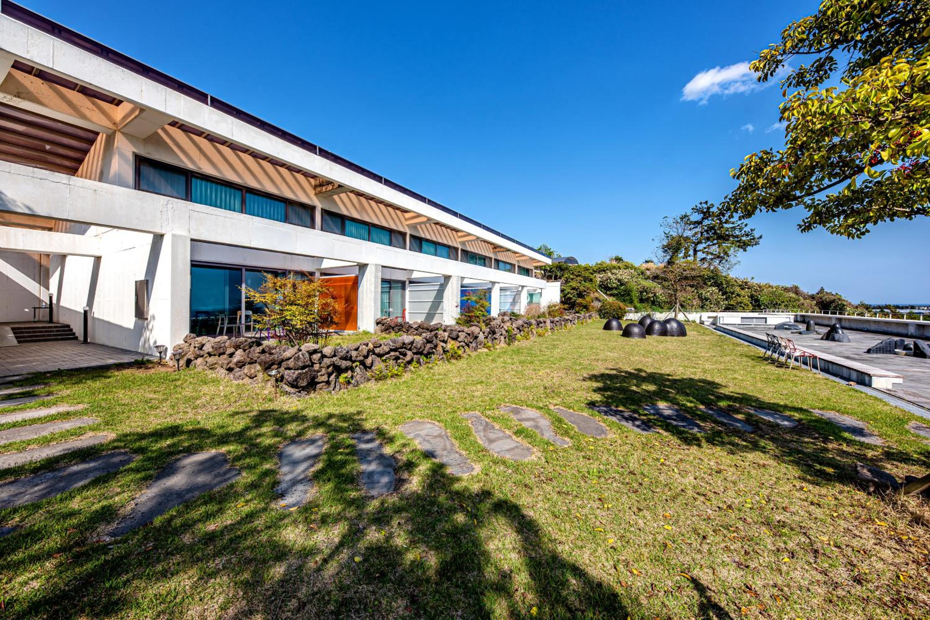 Jeju Bom stay & Art Gallery