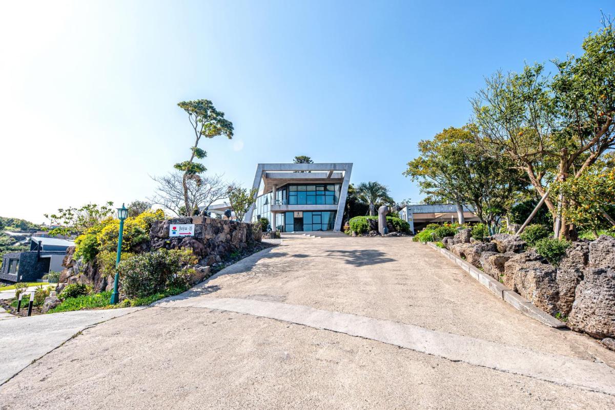 Jeju Bom stay & Art Gallery