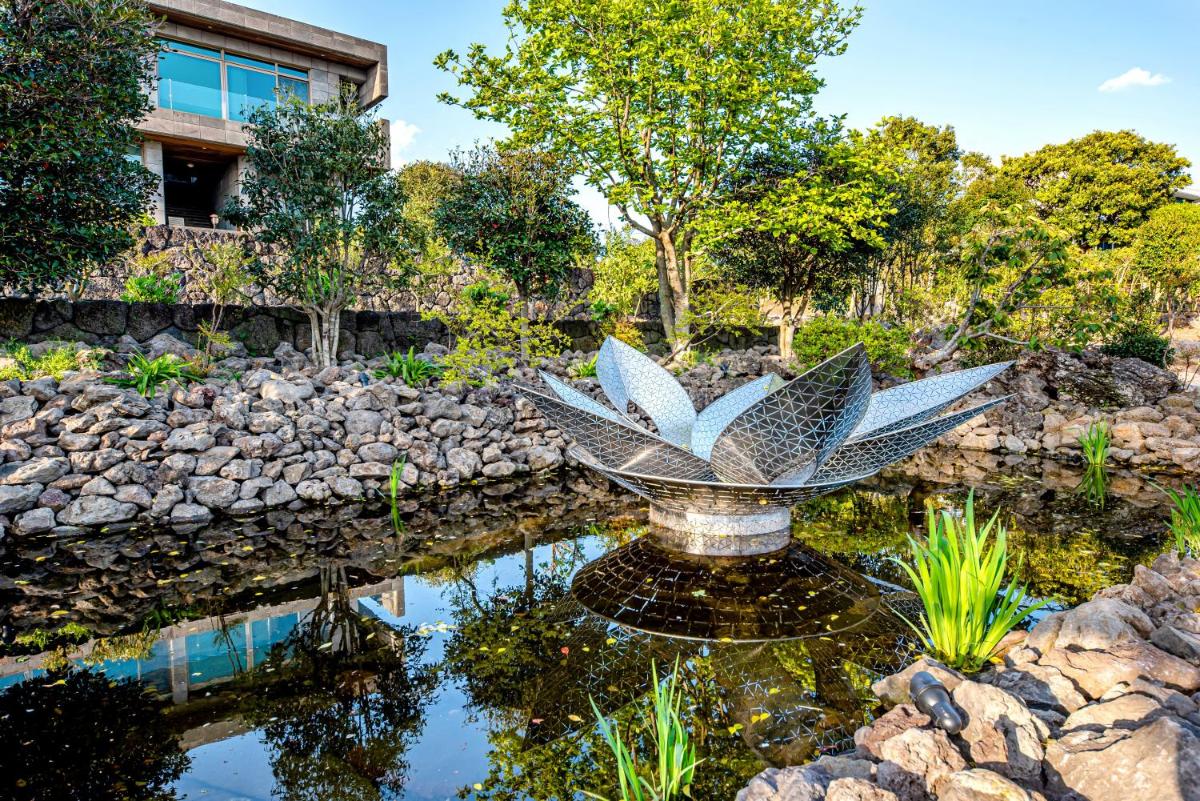 Jeju Bom stay & Art Gallery