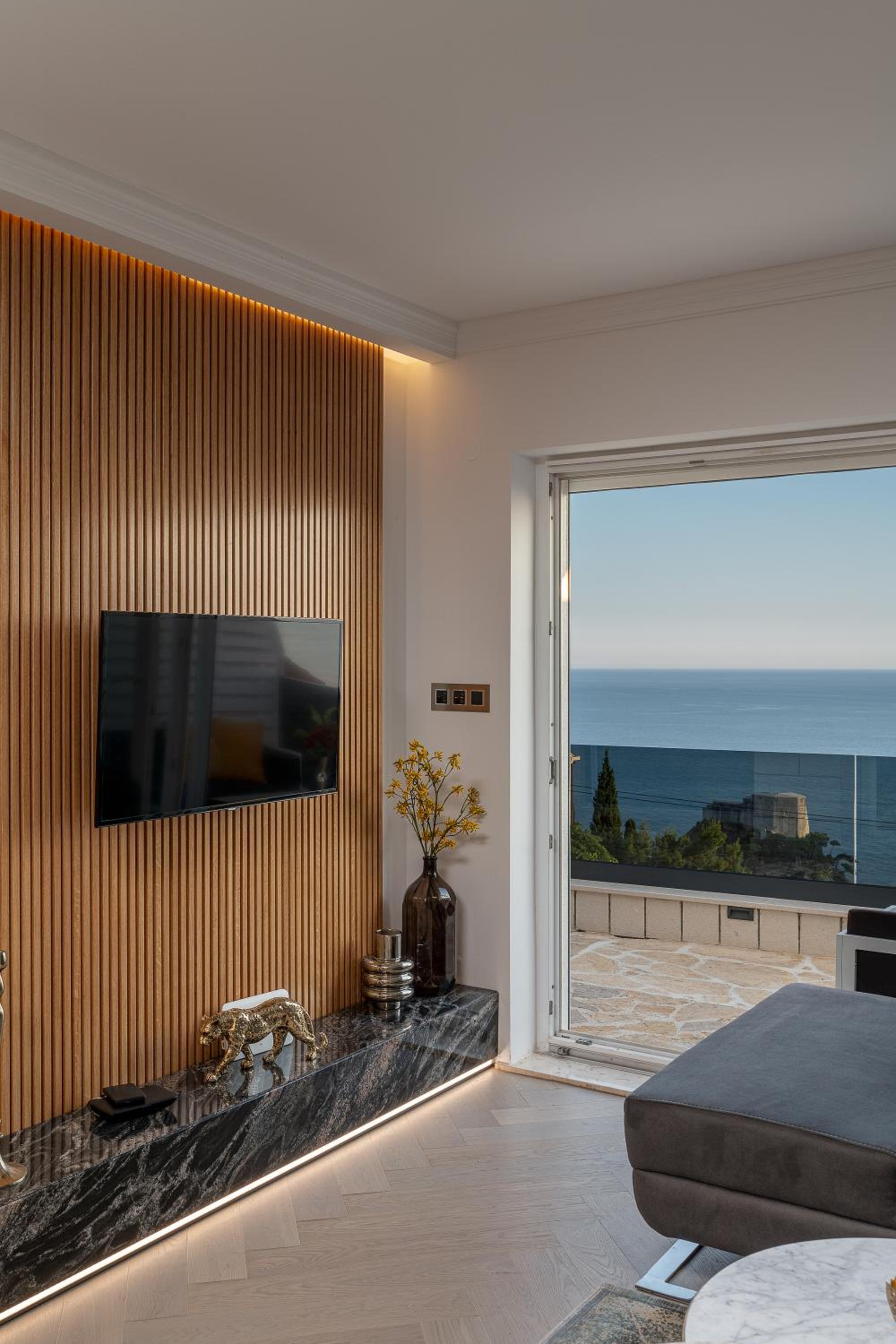 Insula Luxury Apartment
