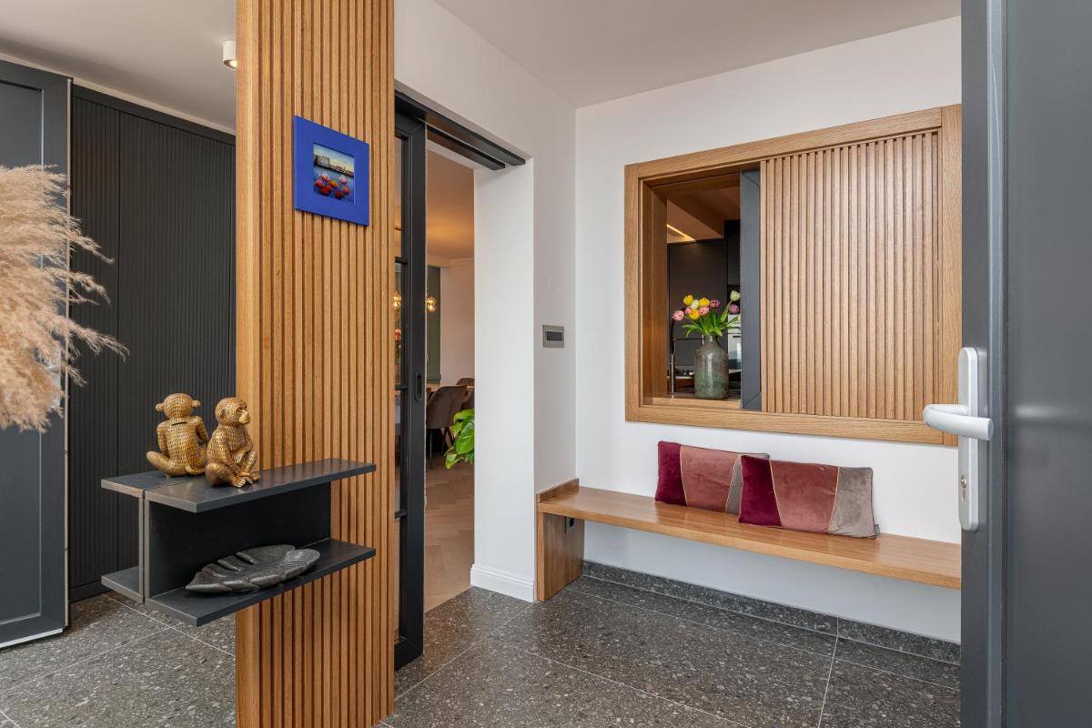 Insula Luxury Apartment