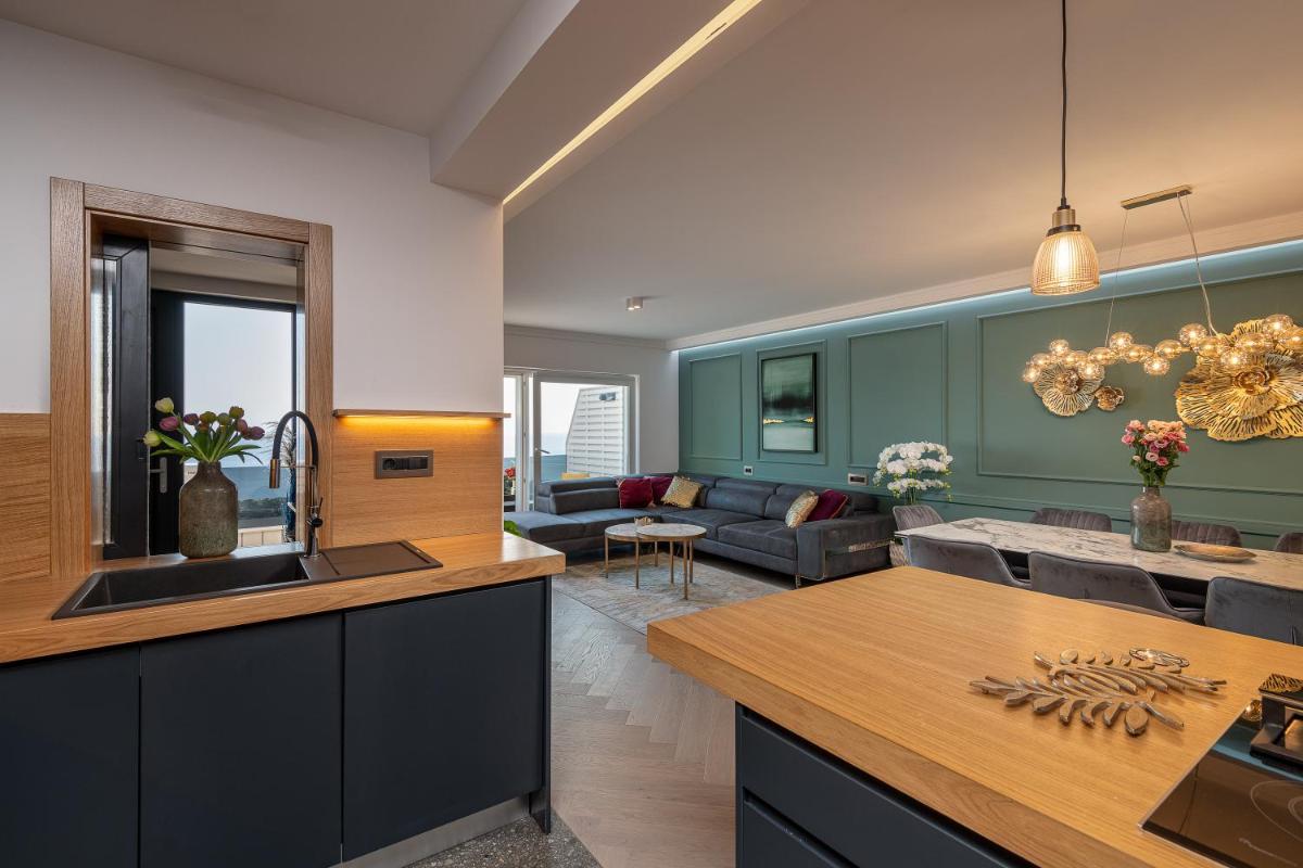 Insula Luxury Apartment