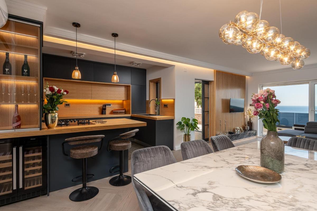 Insula Luxury Apartment