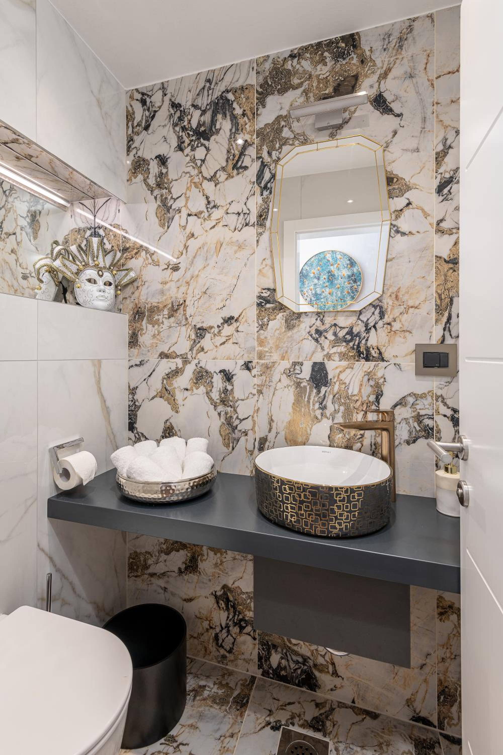 Insula Luxury Apartment