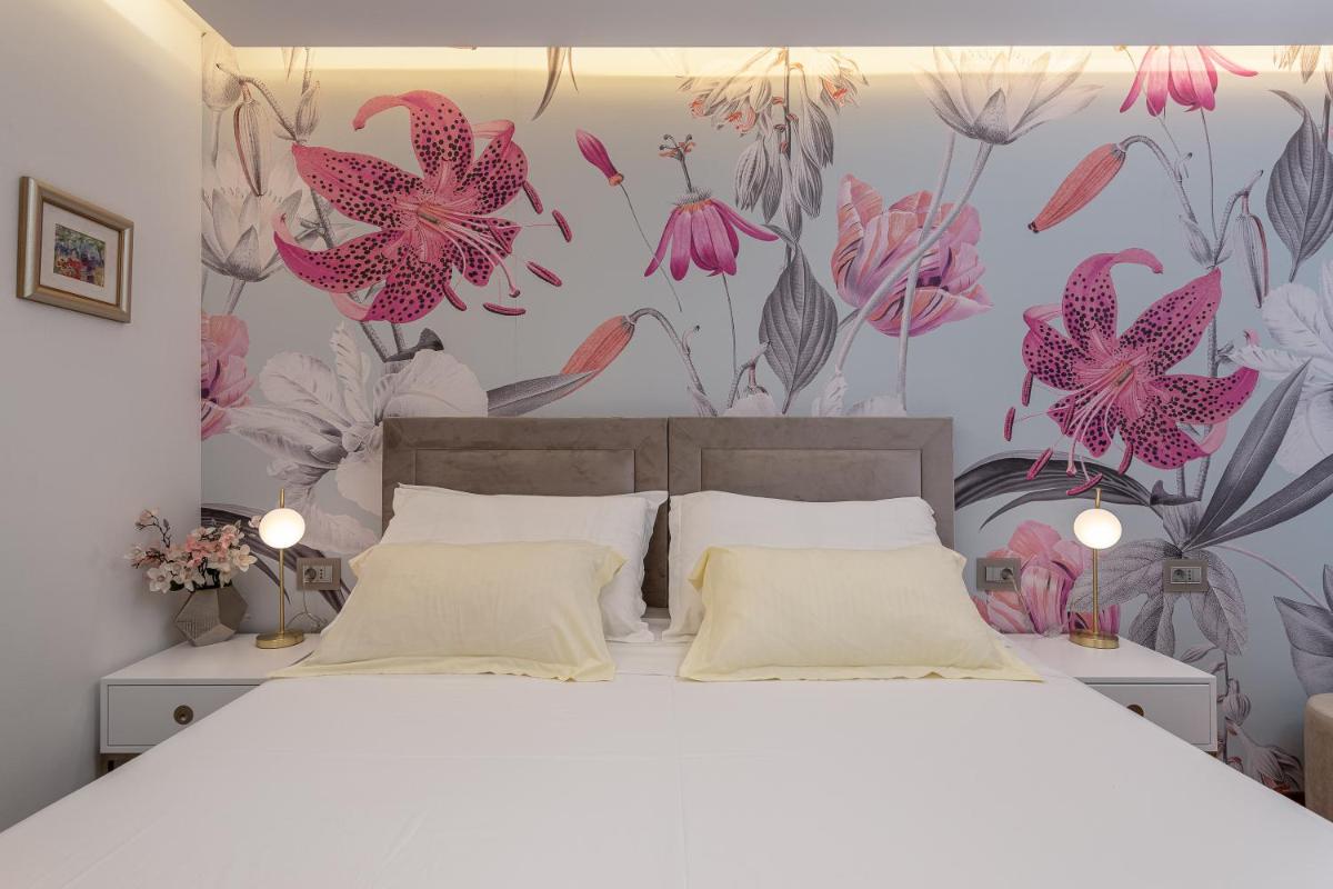 Insula Luxury Apartment