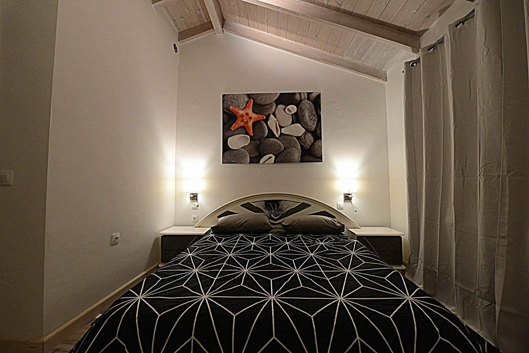 Wood metal glass photo 3