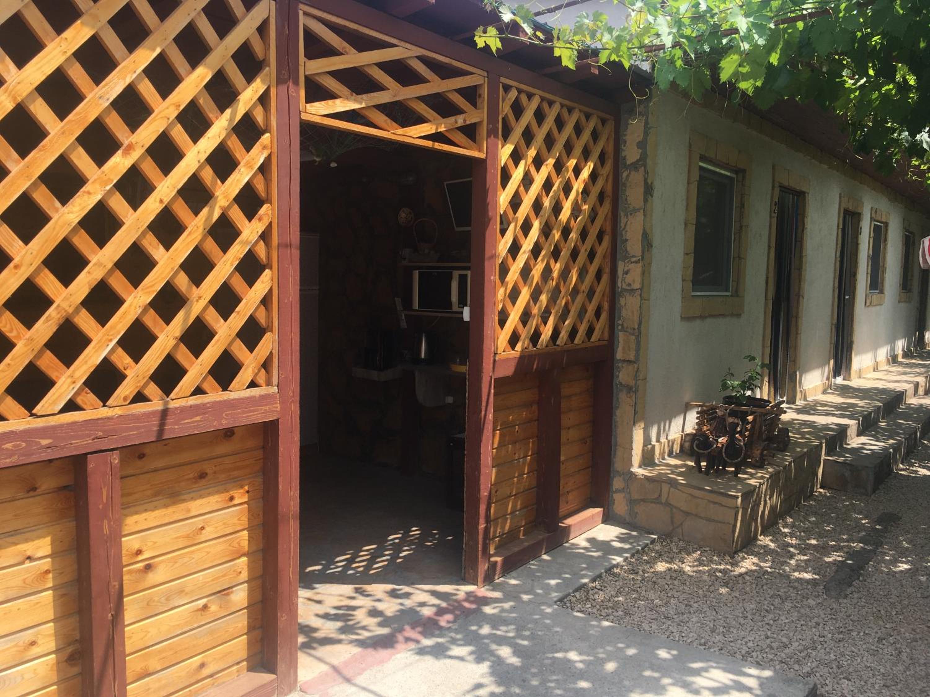Photo 10