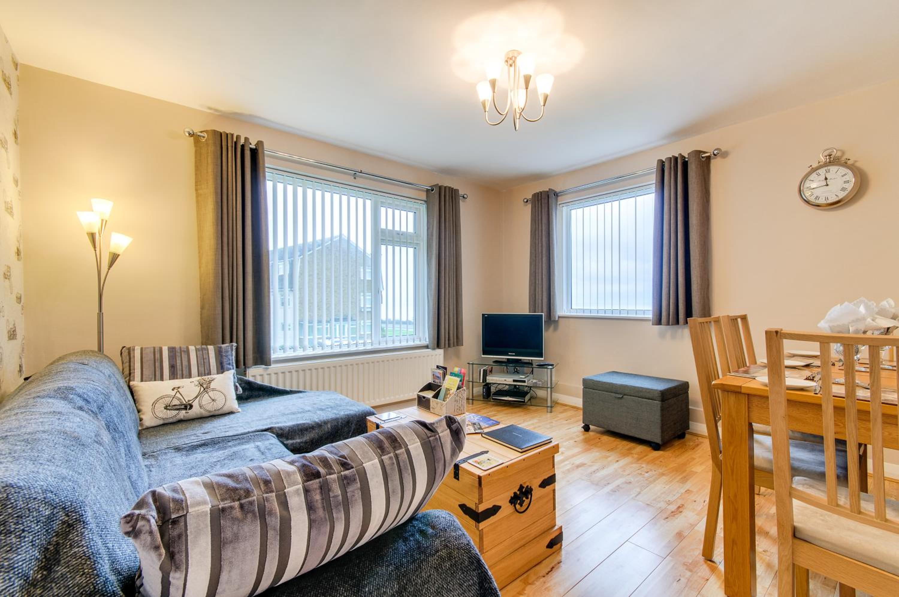 Seaview - Cheviot Court view 2