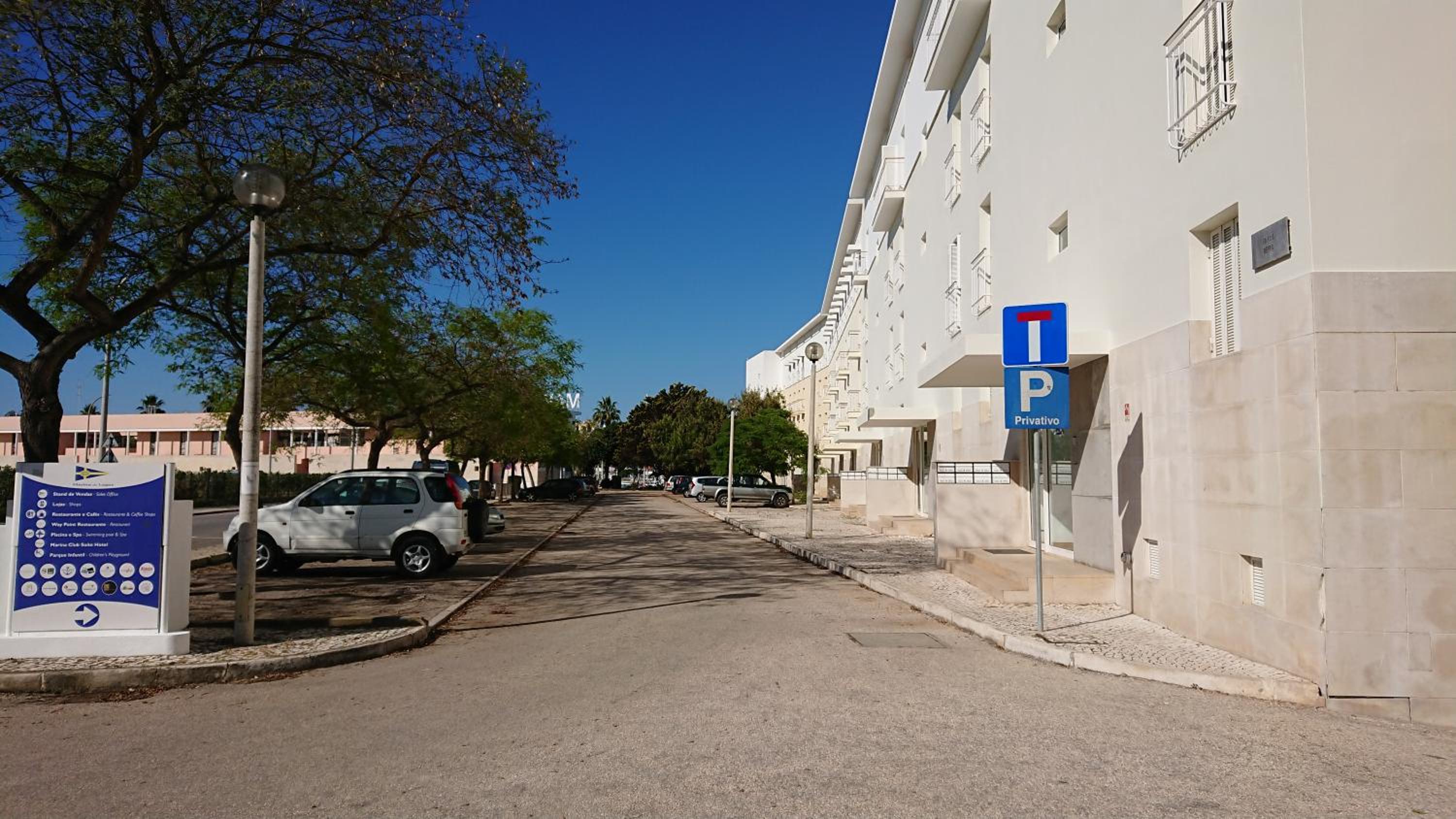 Lagos Marina - Exclusive Apartment with a Balcony view 2