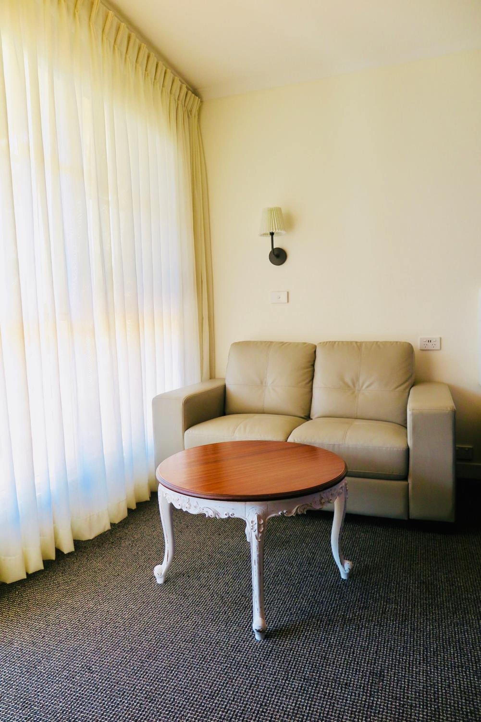 Summerhill Motor Inn