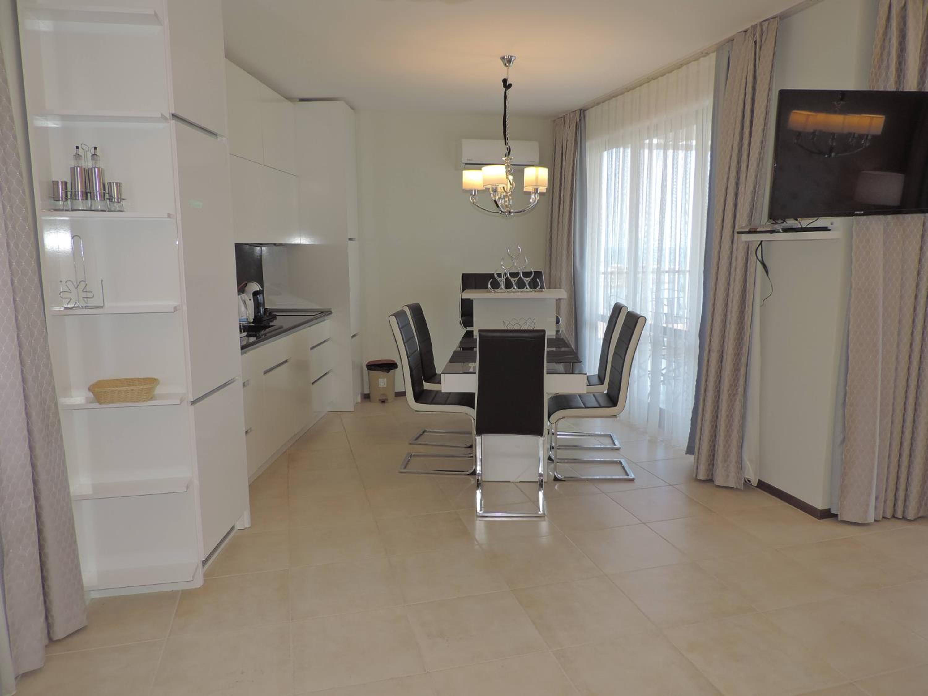 Green Paradise Deluxe Apartments