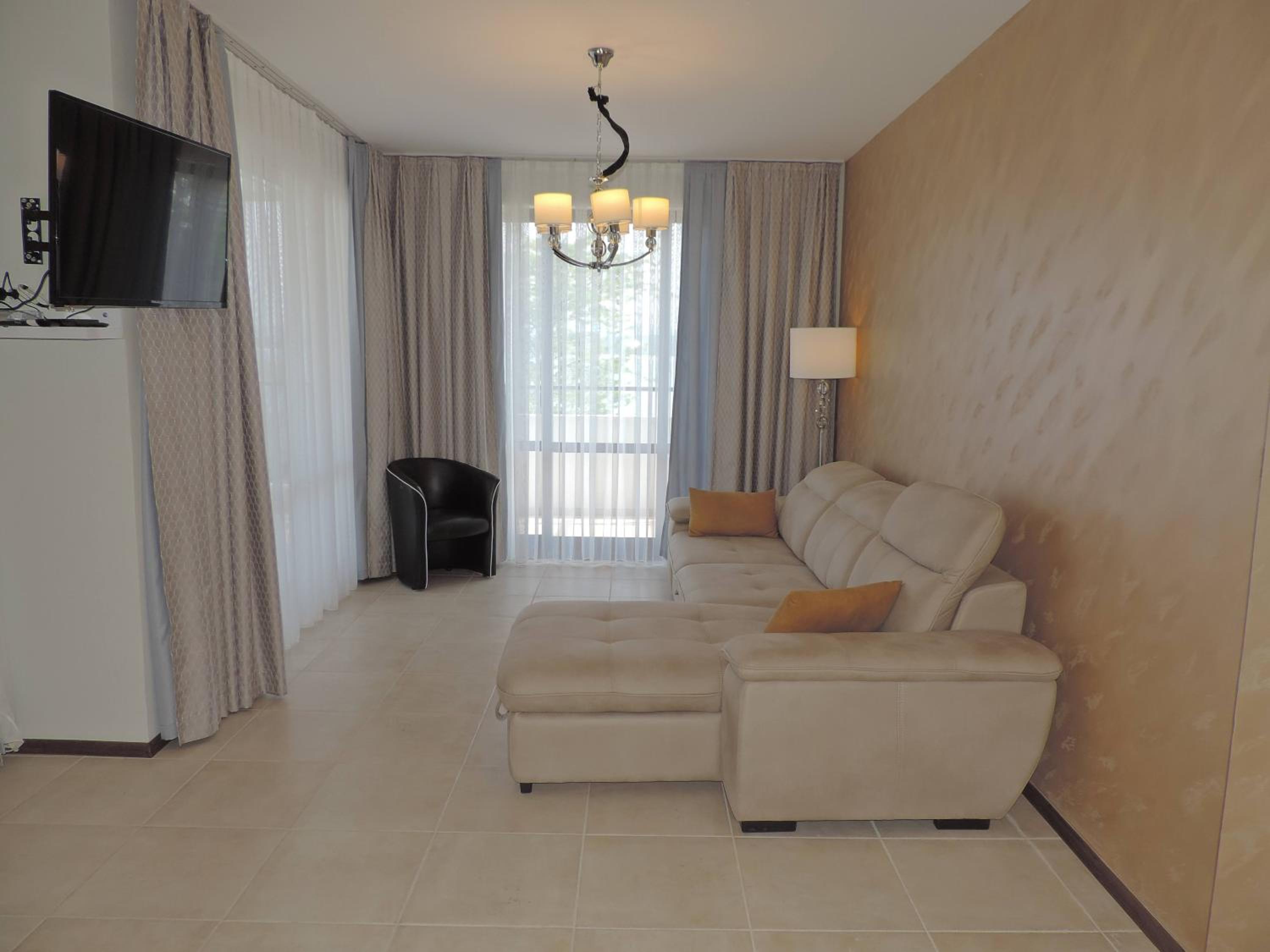 Green Paradise Deluxe Apartments