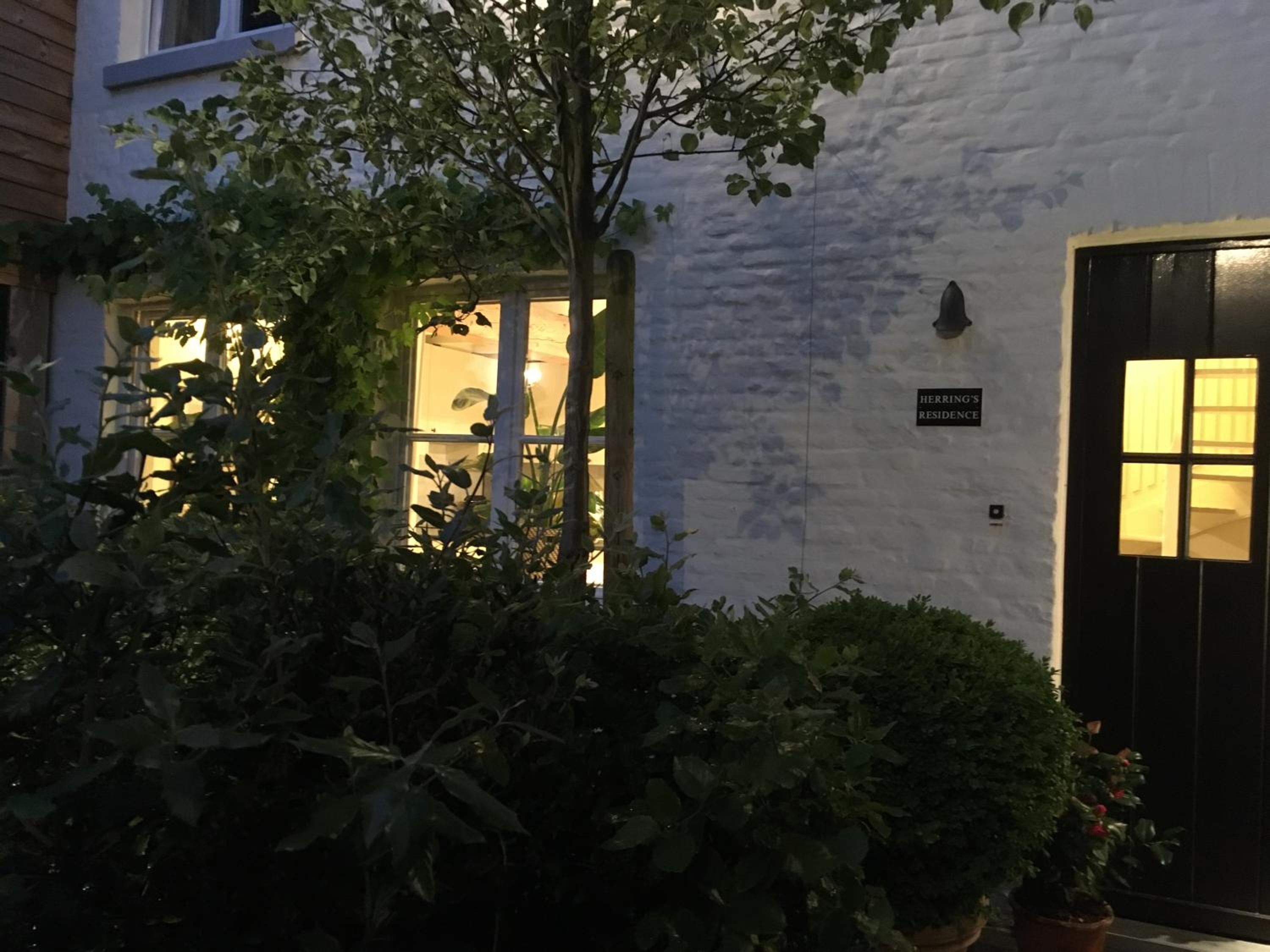 The Herring's Residence - Stylish Private Cottage with Breakfast in Historic Center - Adults-Only