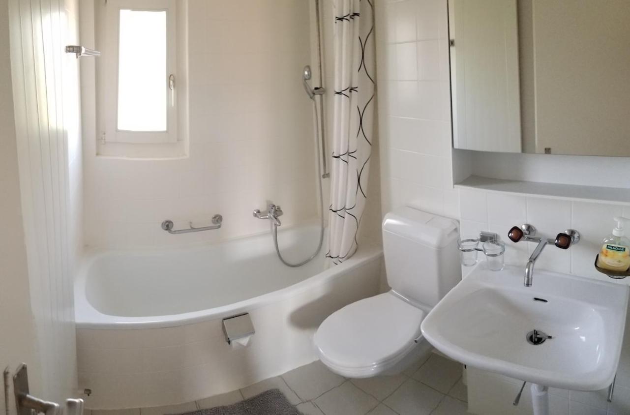 HSH Weber - 2 Bedroom Suite Apartment with Office, Salon and Kitchen in Bern by HSH Hotel Serviced Home view 3