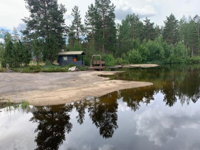 Luxury Holiday Home with Private Lake