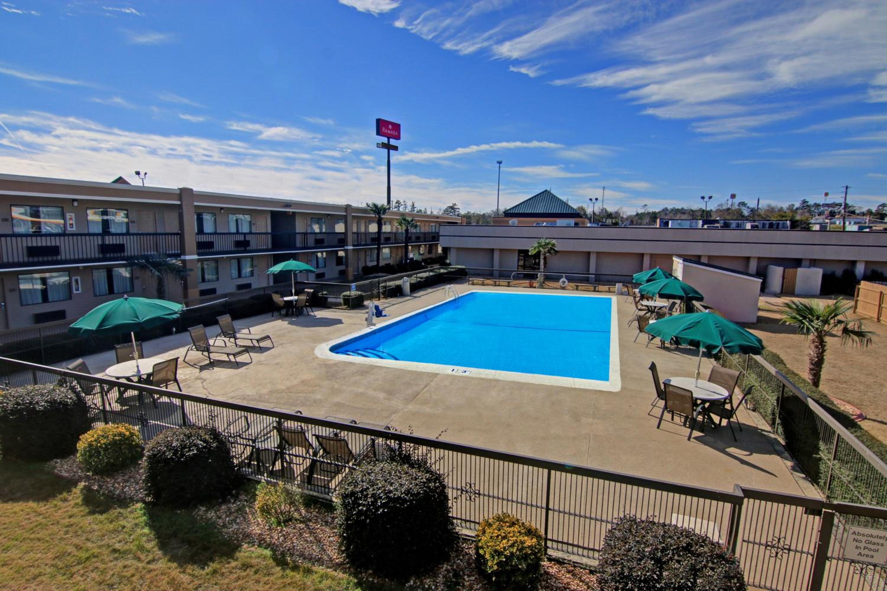 Ramada by Wyndham Macon view 5