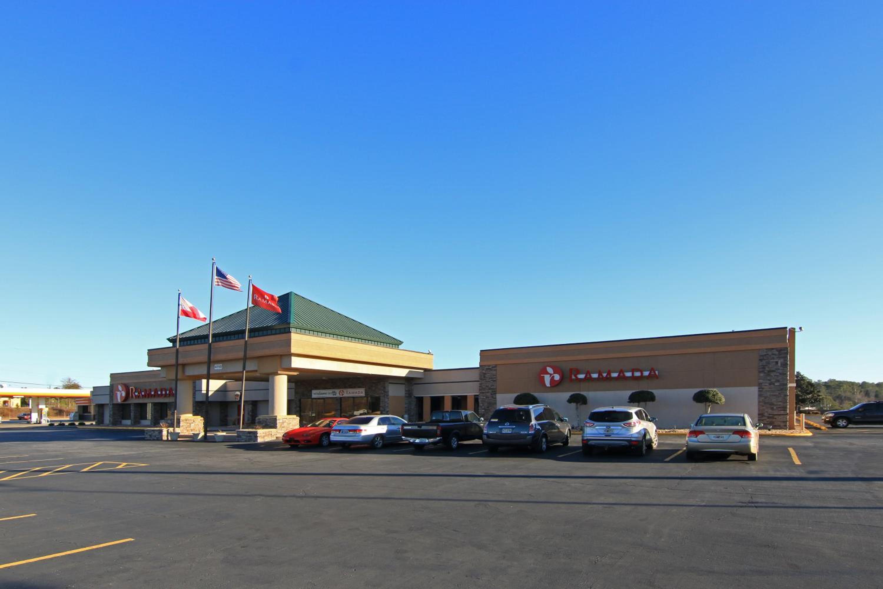 Ramada by Wyndham Macon view 3