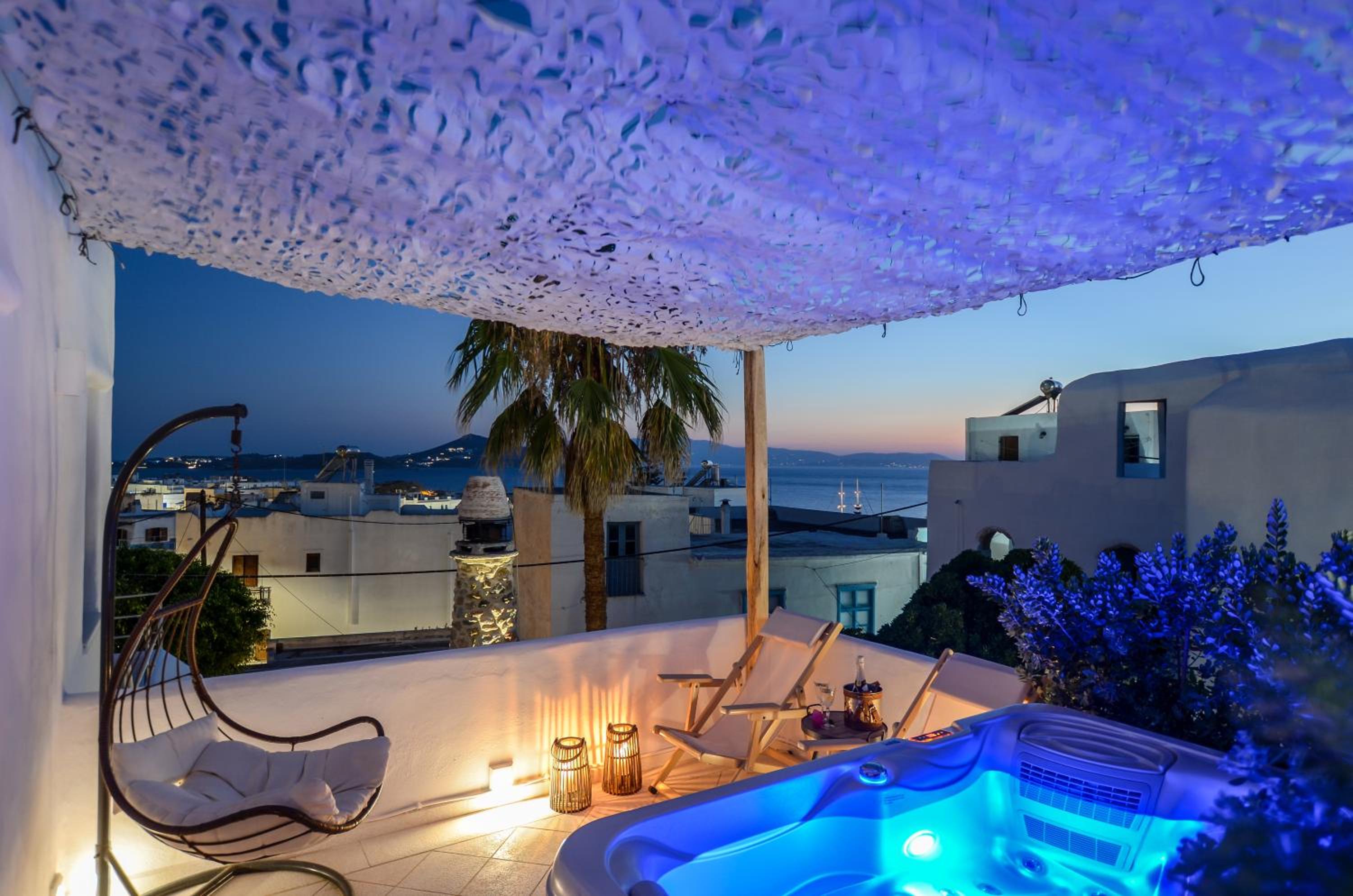 Honey & Cinnamon Luxury Suite view 3