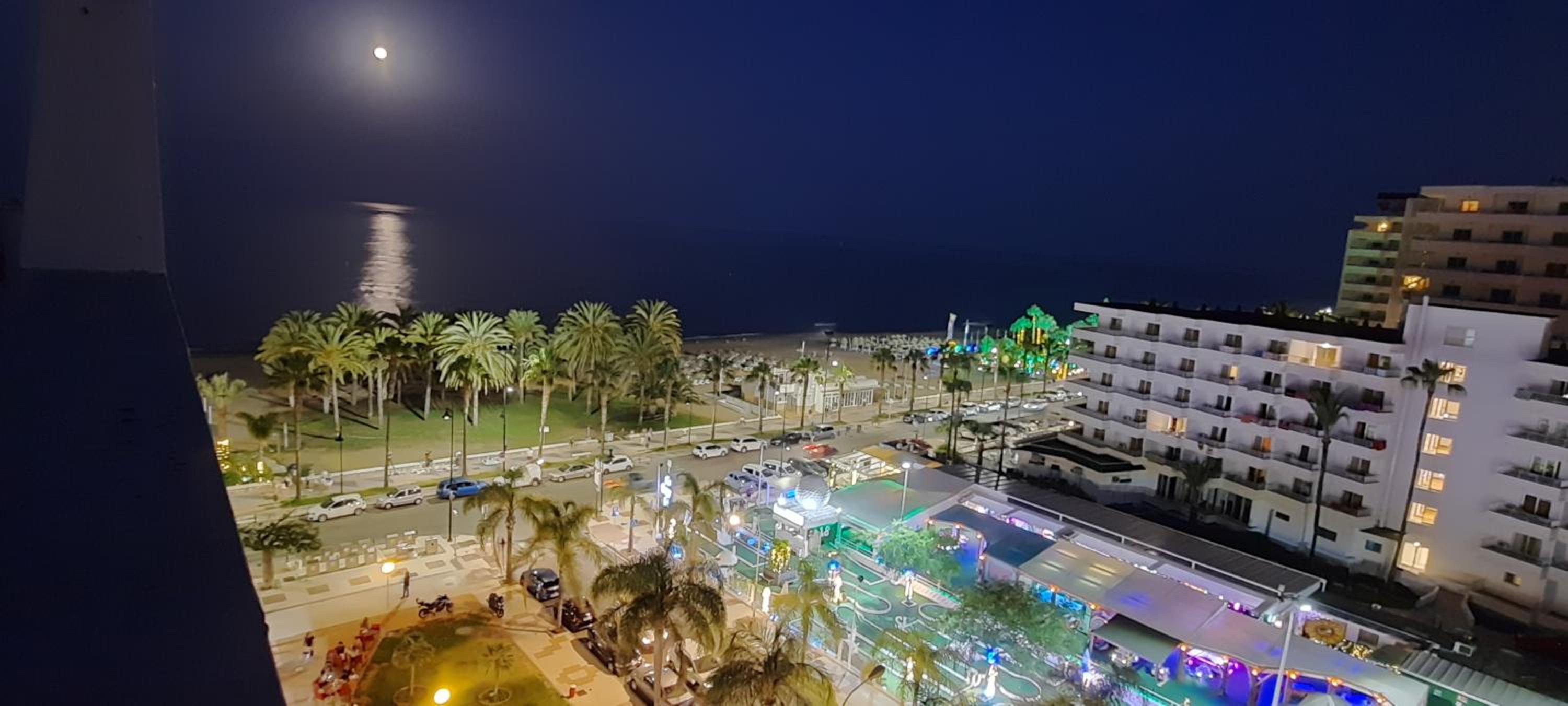 IMPRESIONANTE PRIMERA LÍNEA DE PLAYA, BAJONDILLO BEACH view 4
