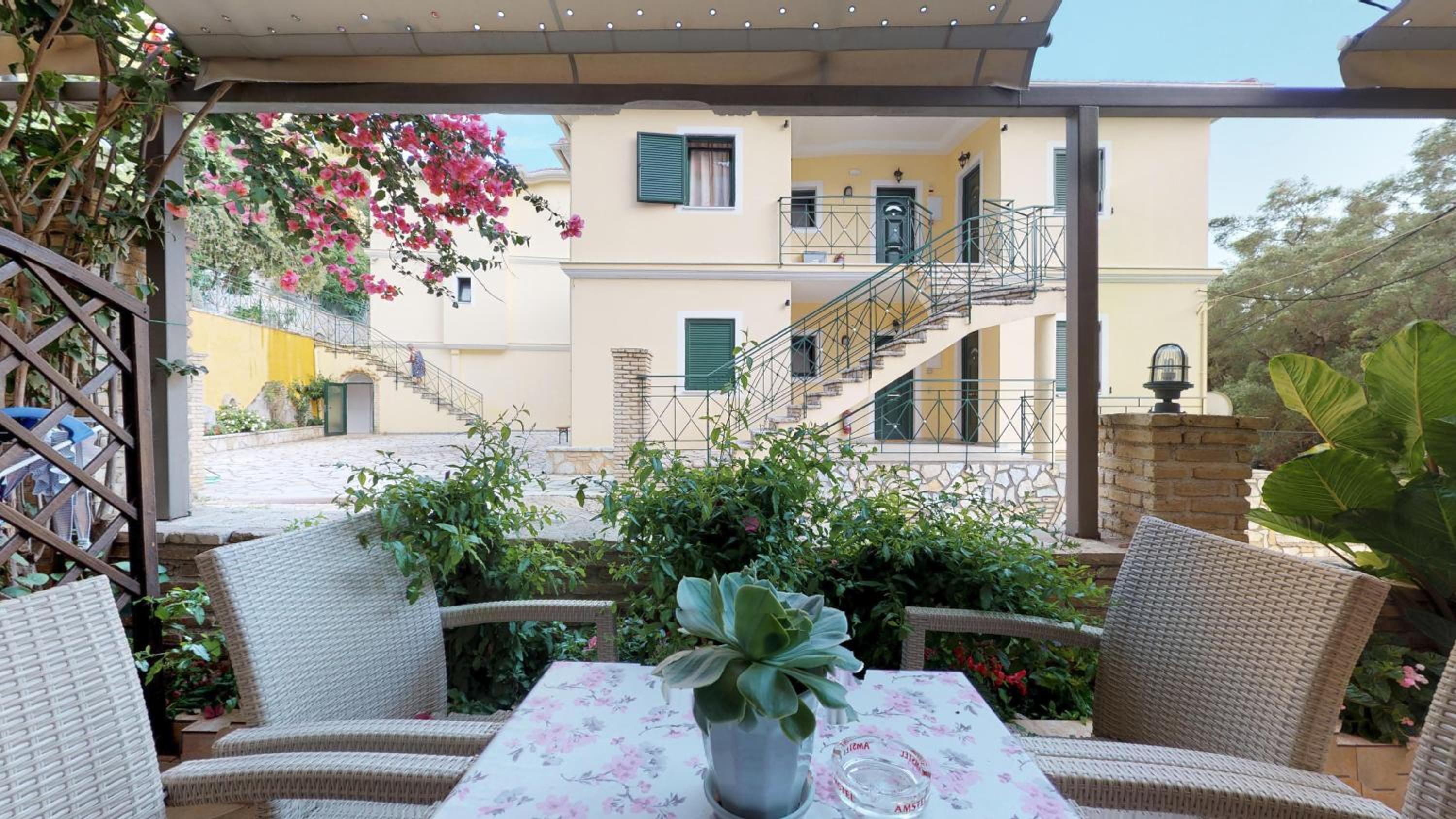 Zorbas Apartments
