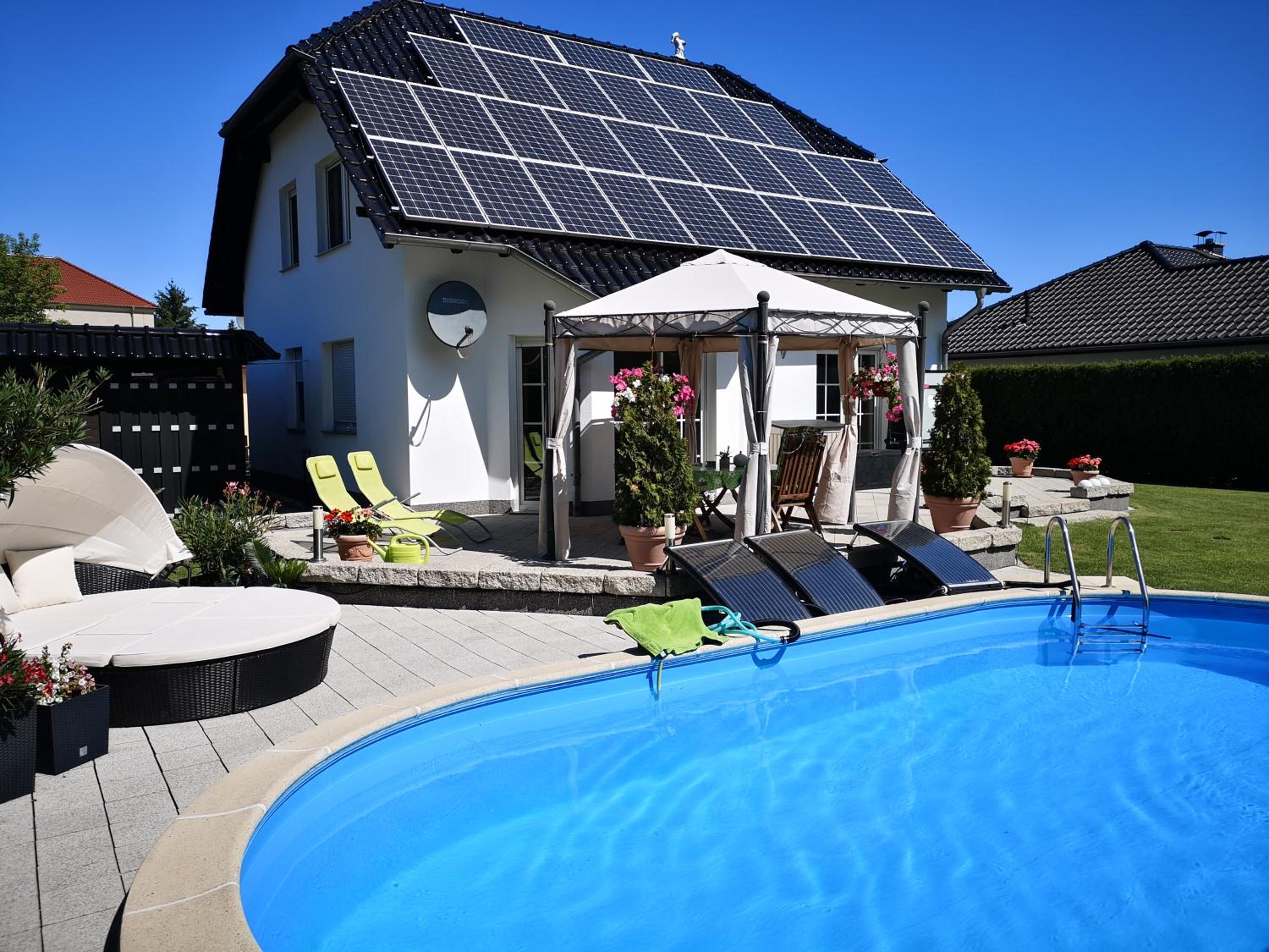 Gästezimmer im bewohnten EFH mit Pool und Garten view 3