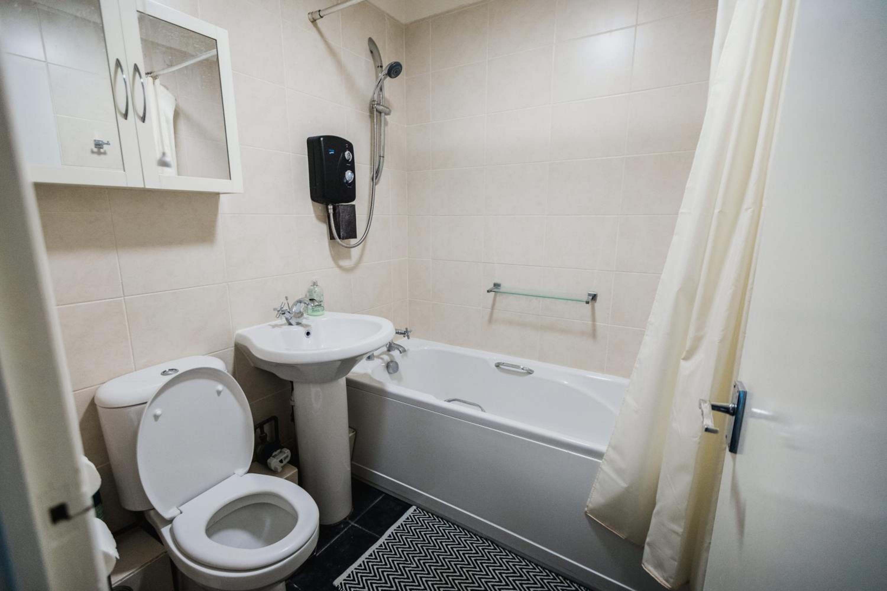 Hullidays - 'Old School Penthouse' Trinity Square