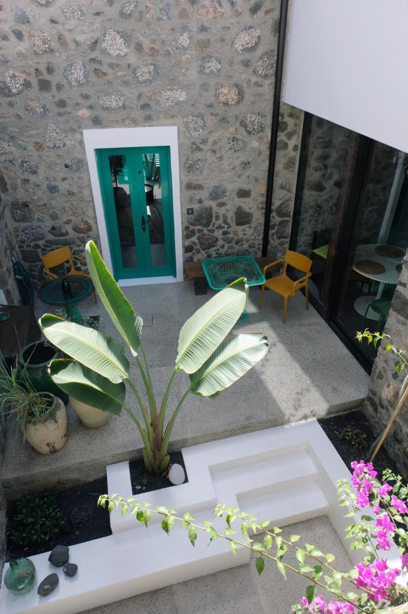 The Patio of the Pool - An Oasis in the City photo 5